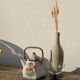Théière japonaise 80s à décor de fleur et bambou