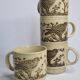 Ensemble de quatre mugs en grès émaillé à décor d'oiseau, made in england