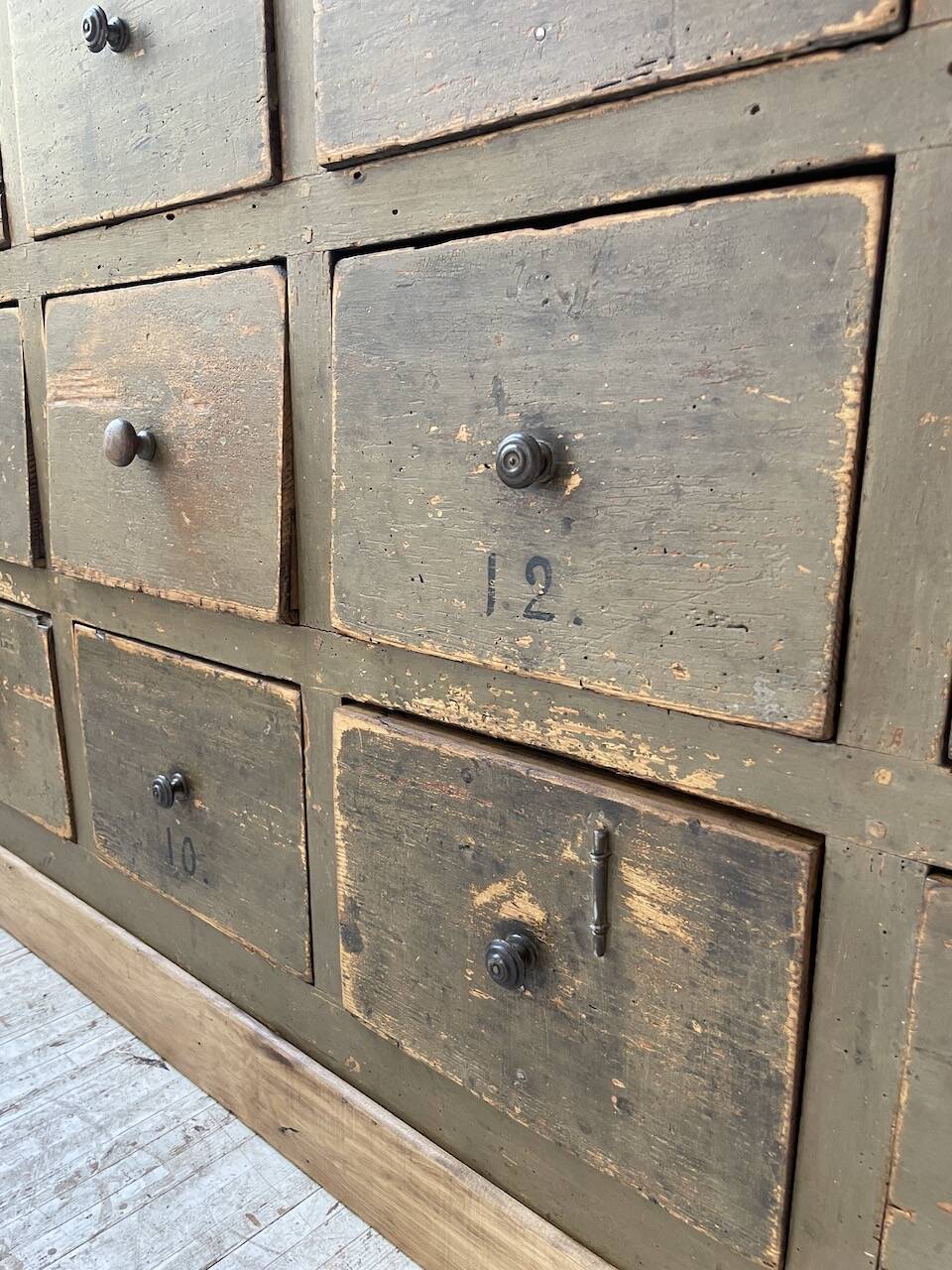 Green patina workshop furniture
