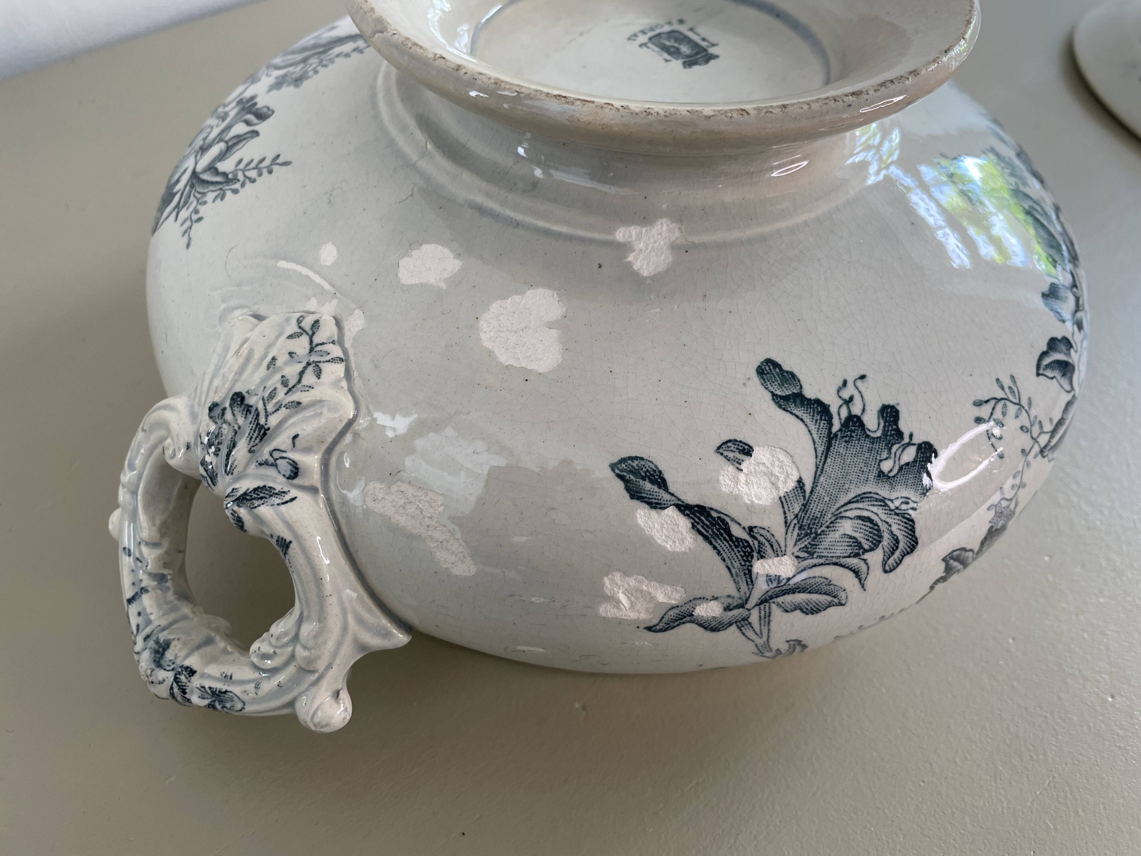 Soupière en terre de fer modèle Floréal