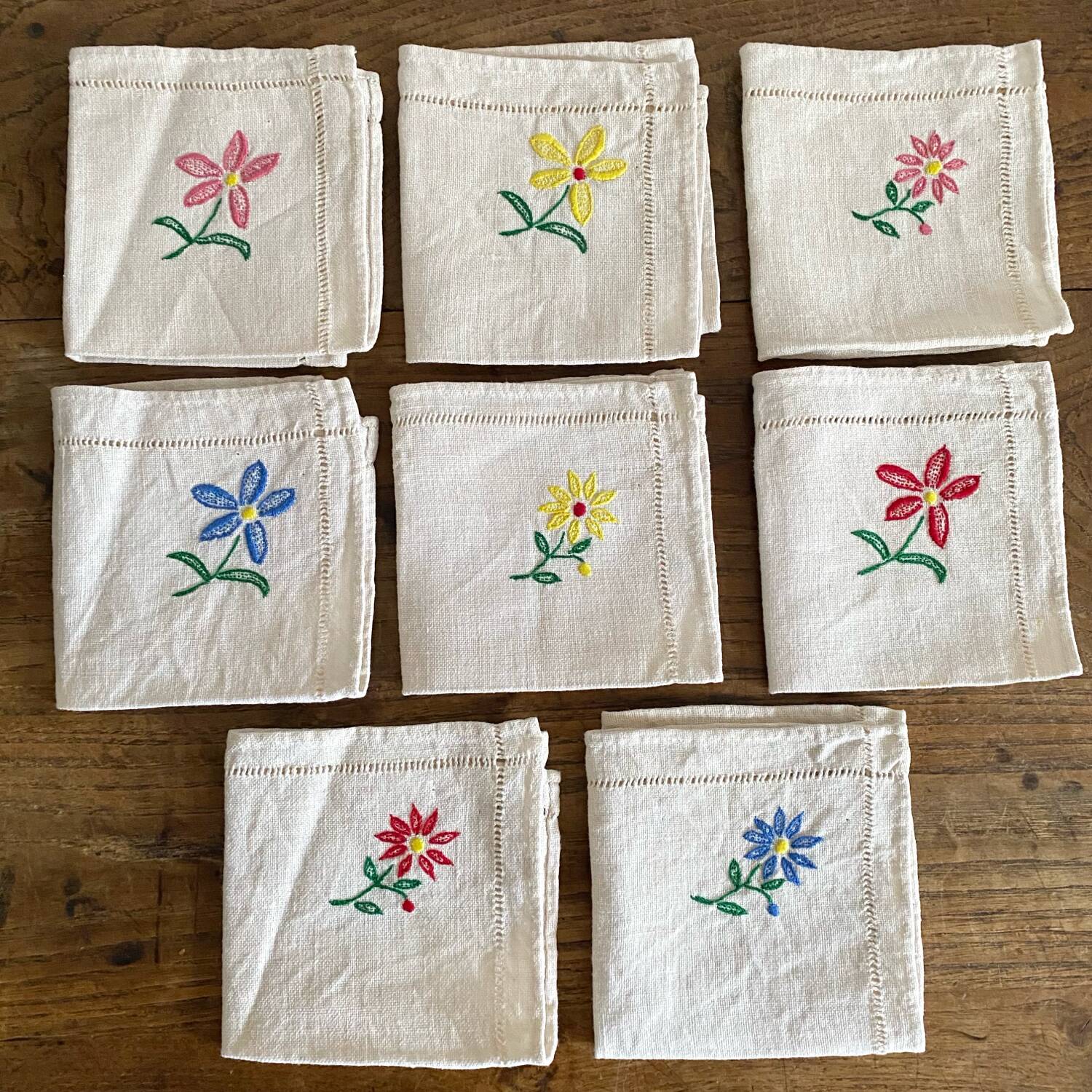 Embroidered linen square napkins