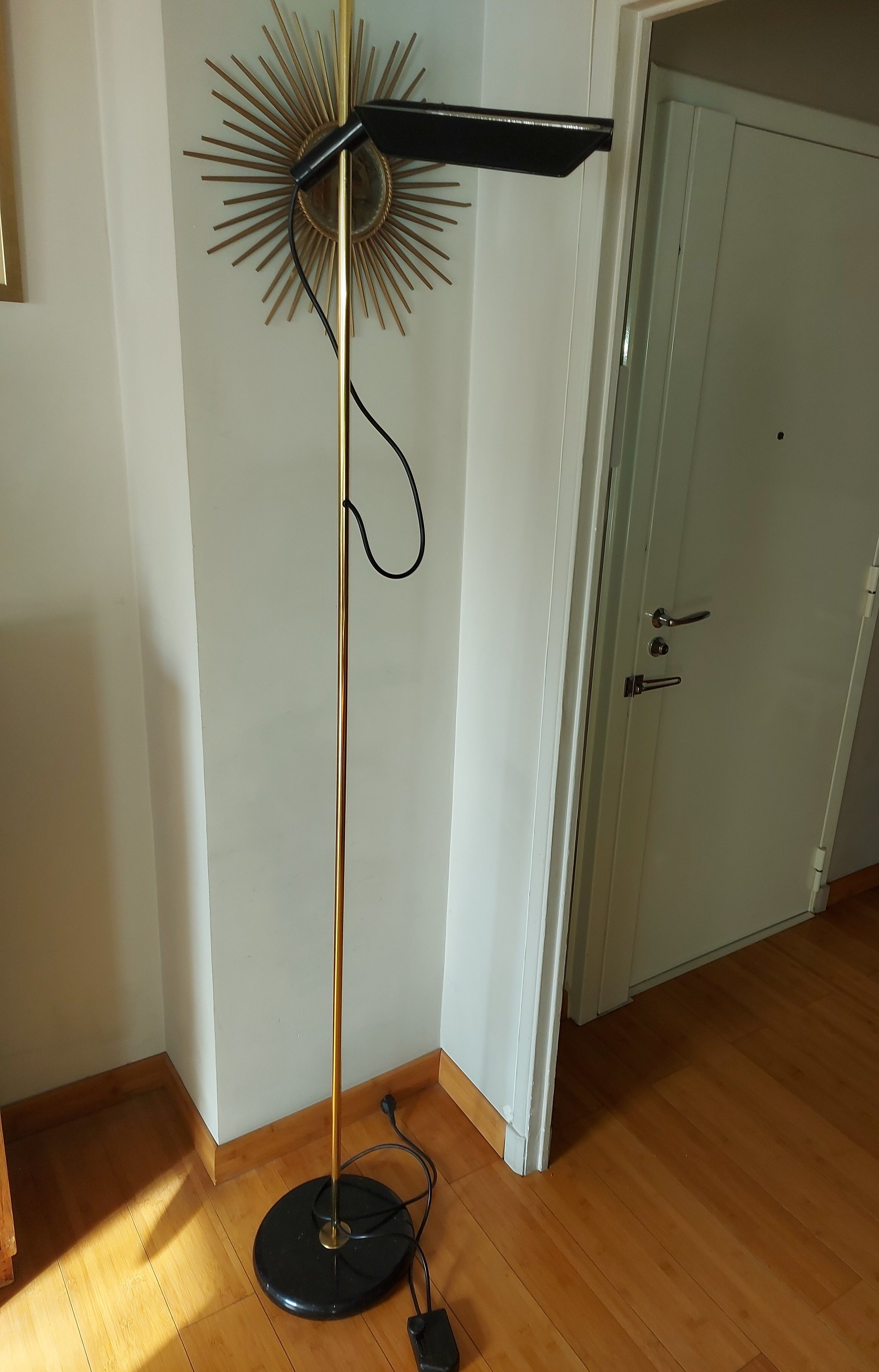 Guzzini design lamppost (marble foot)