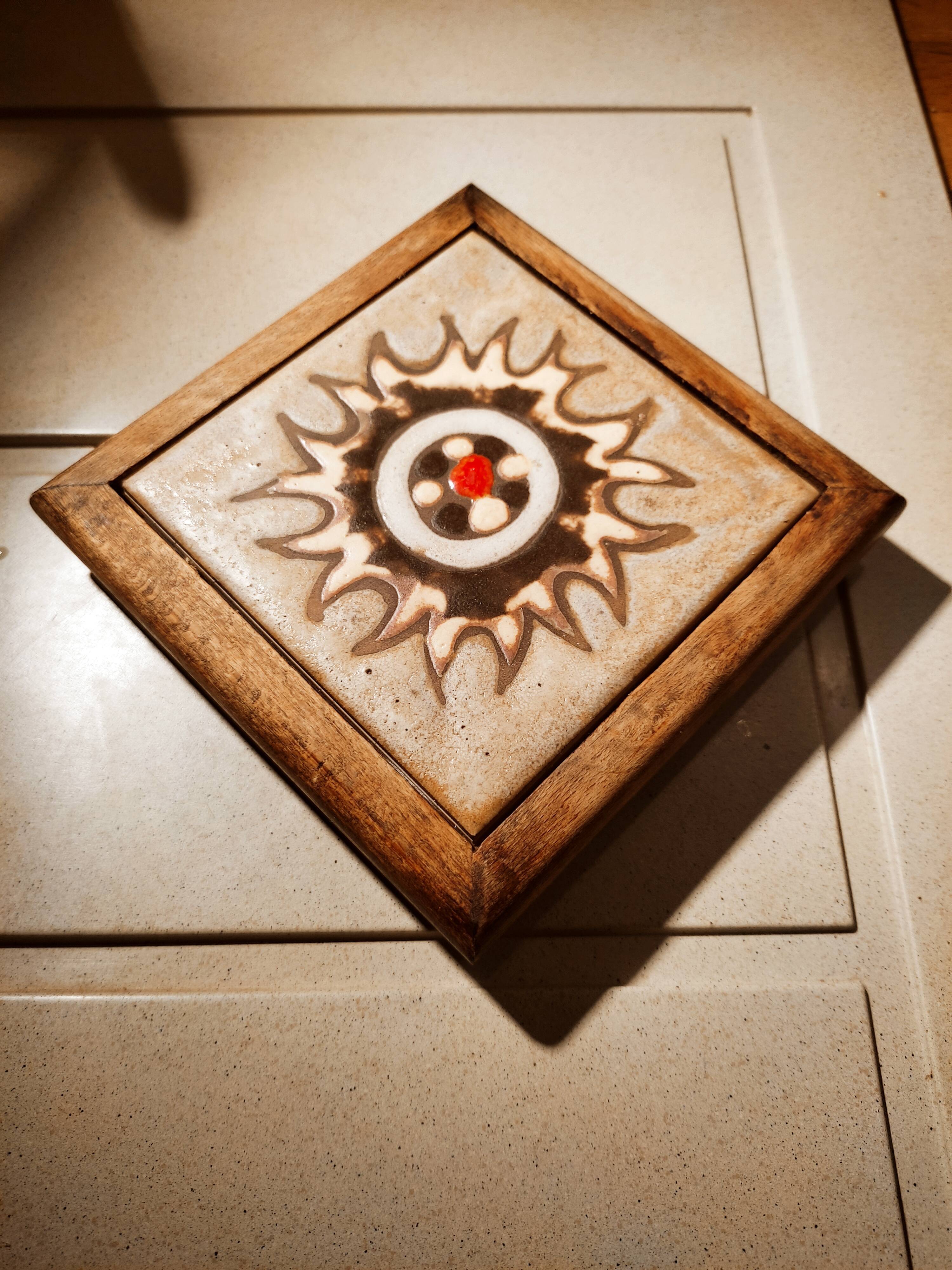 Wood and ceramic flat bottoms