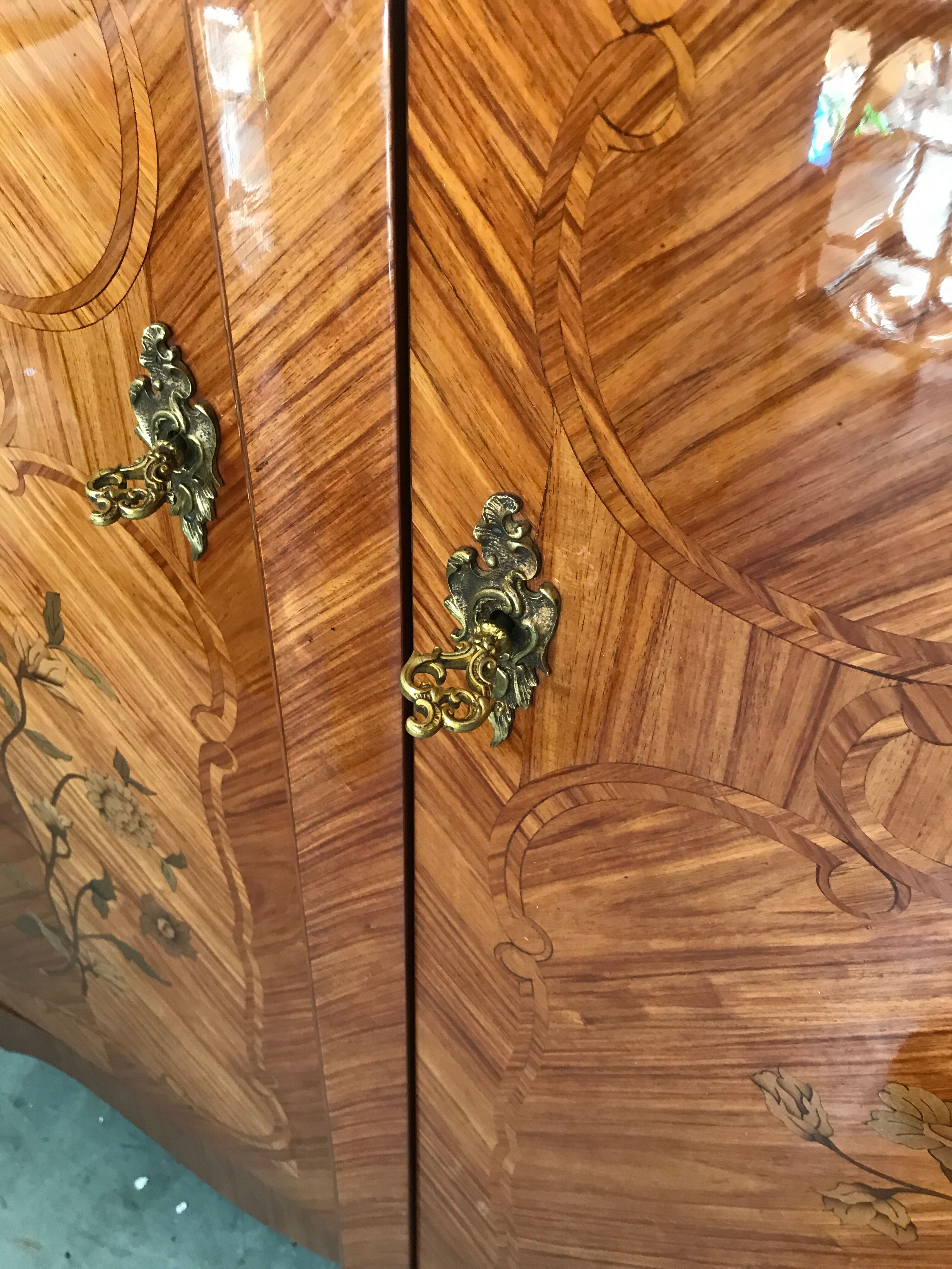 XV style rosewood cabinet decorated with varnished florets