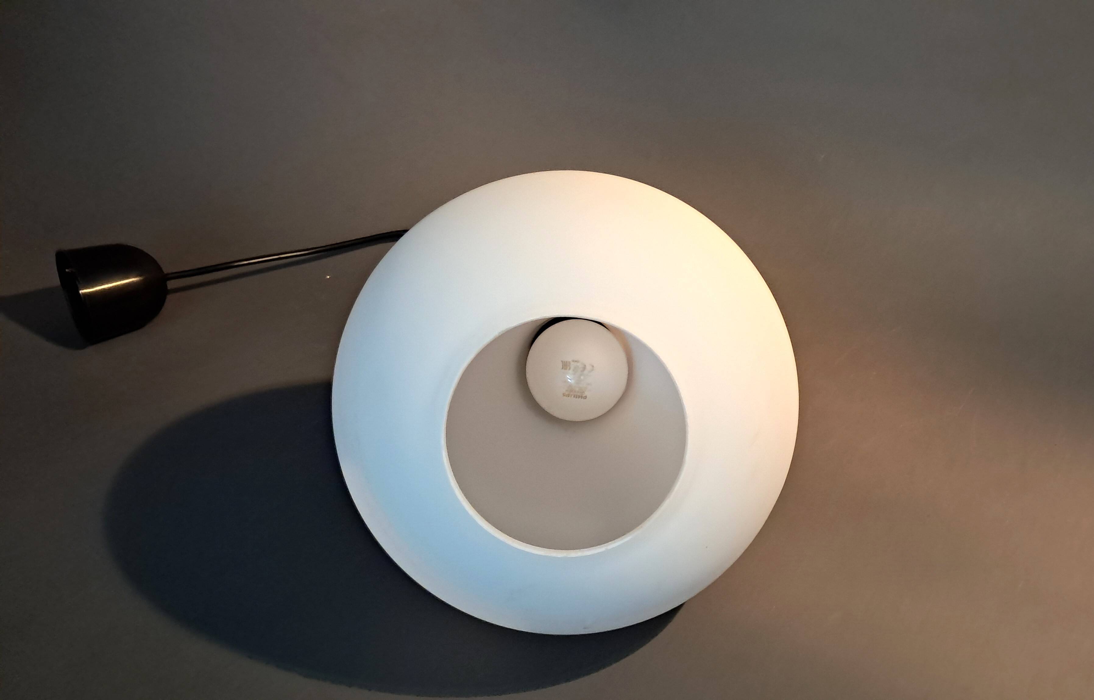 Vintage opaline suspension.