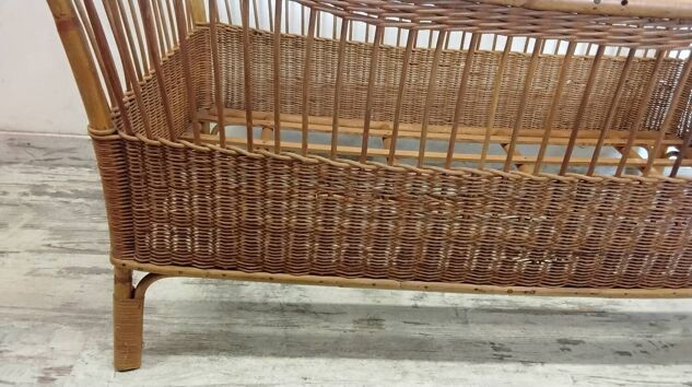 Lit enfant en rotin vintage