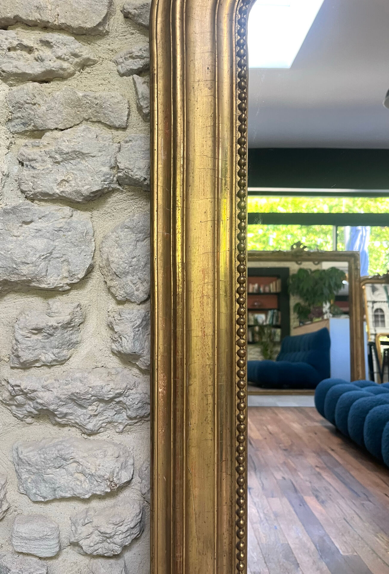 Miroir Louis-Philippe perlé 151/111,5cm doré à la feuille d’or, glace 