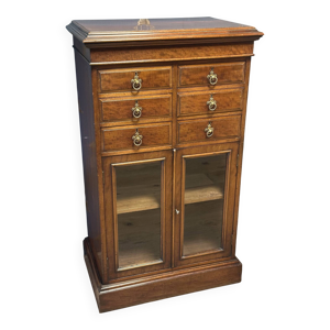 Cabinet de musique anglais