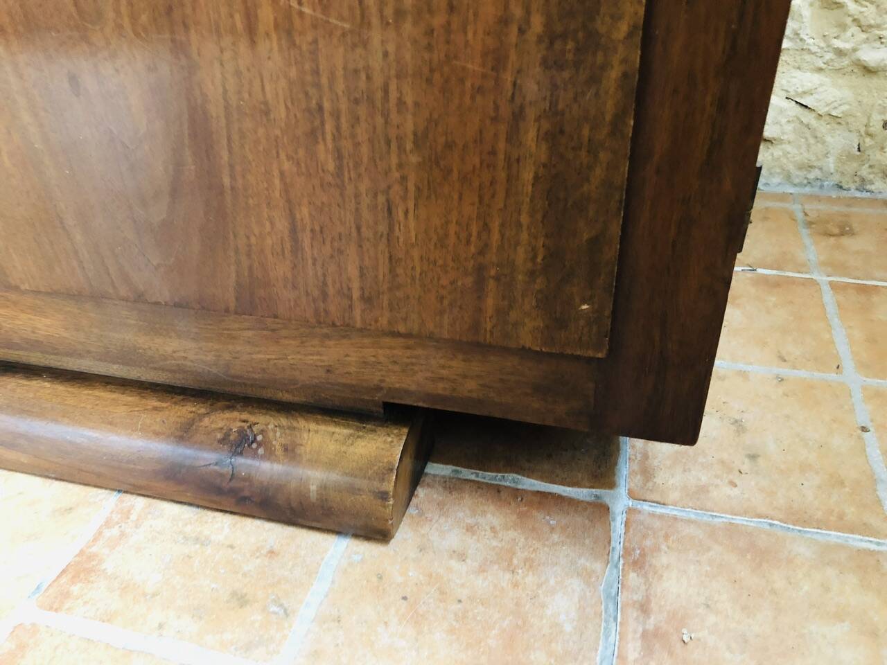 Art Deco low walnut sideboard Circa 1930/1940