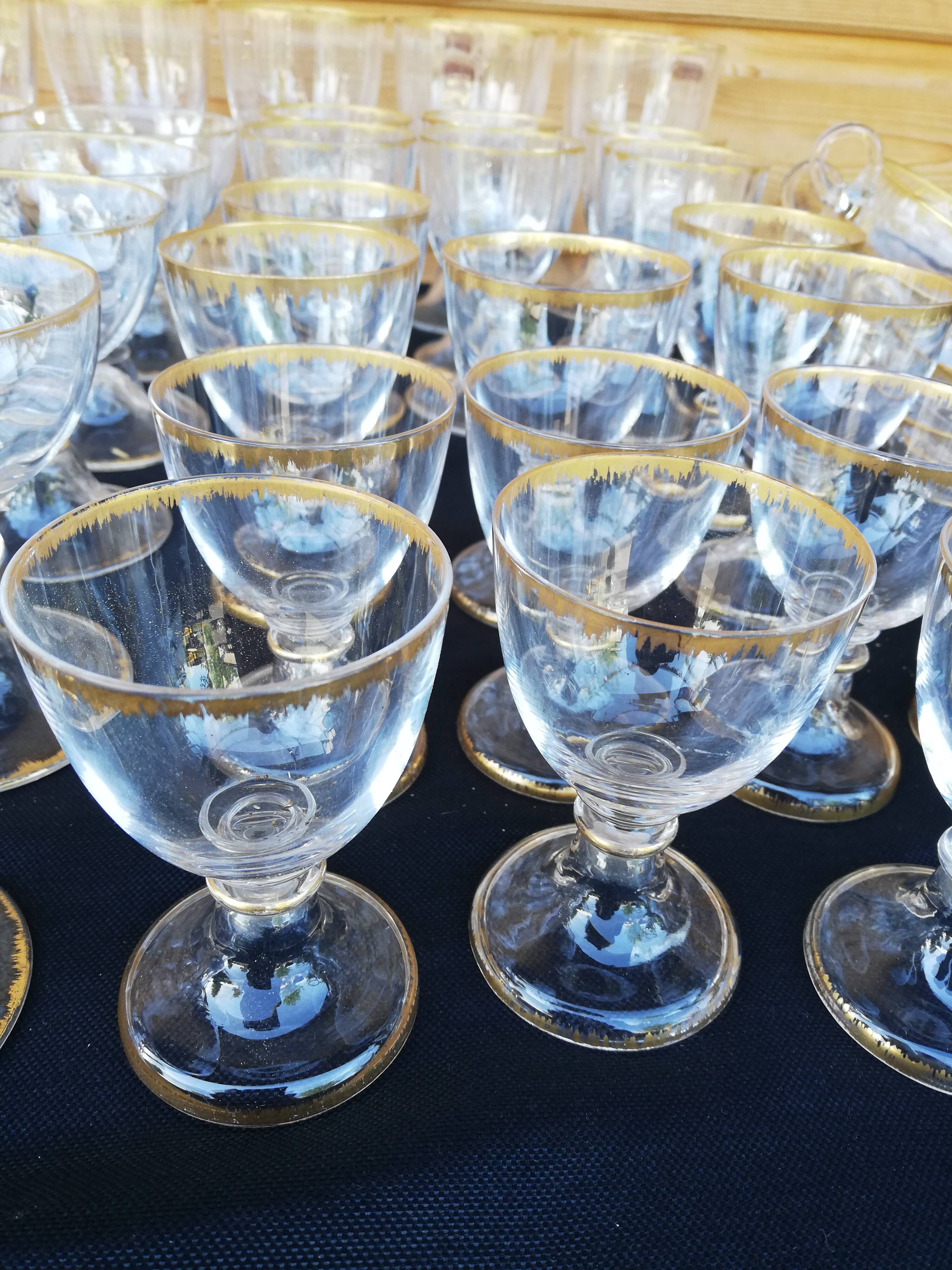 43-piece crystal service