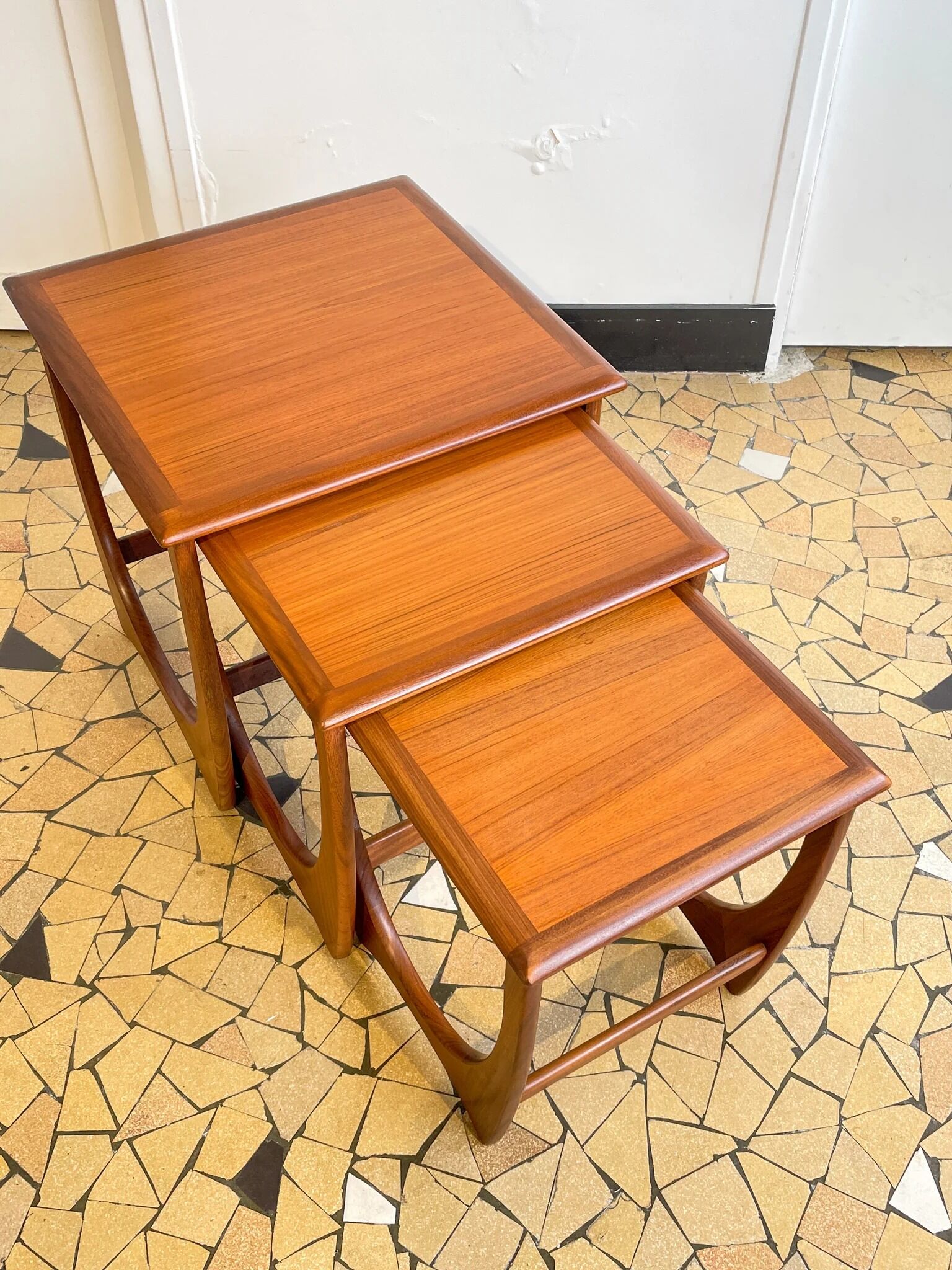 Teak trundle coffee table