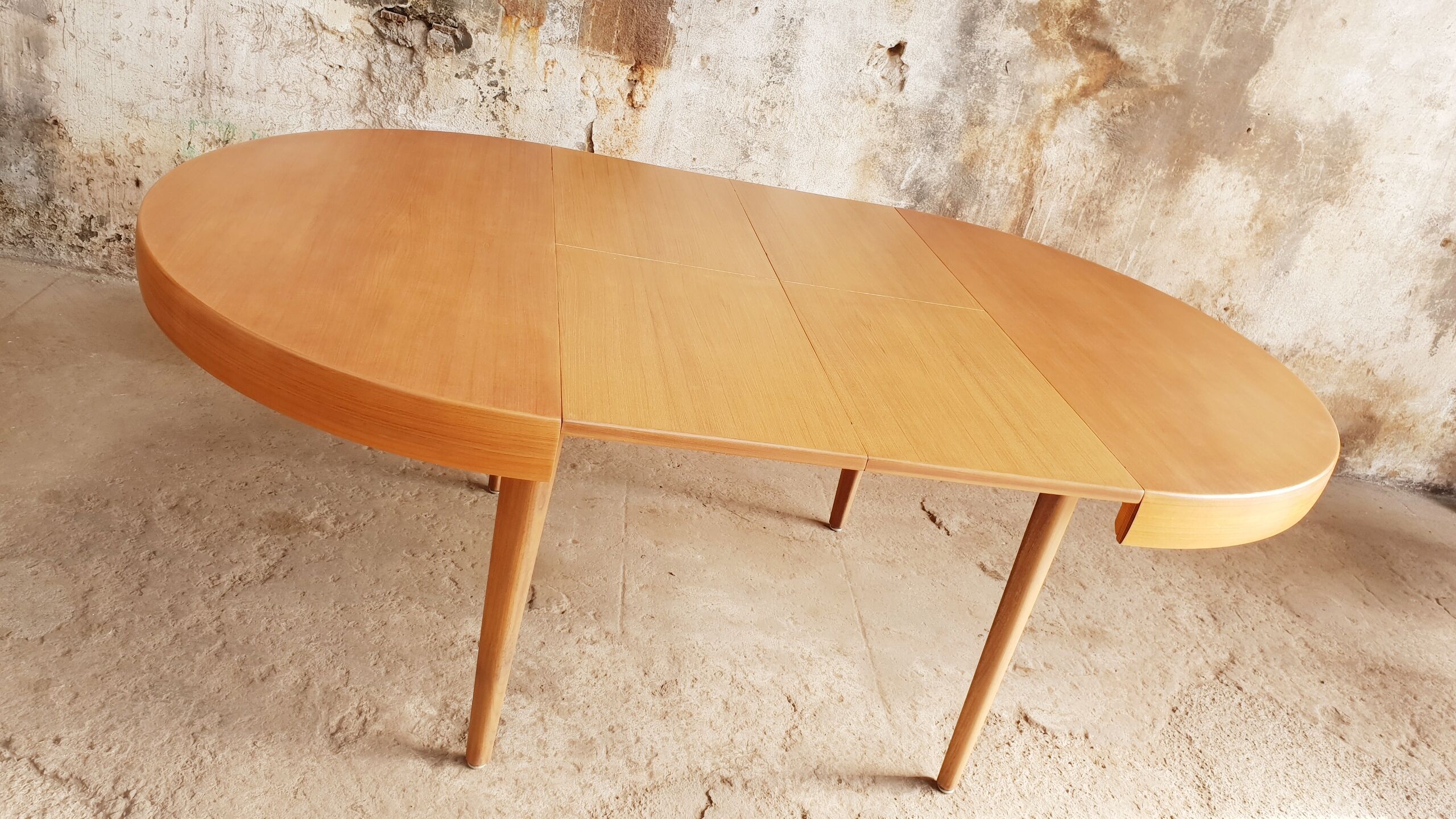 Table ronde scandinave extensible
