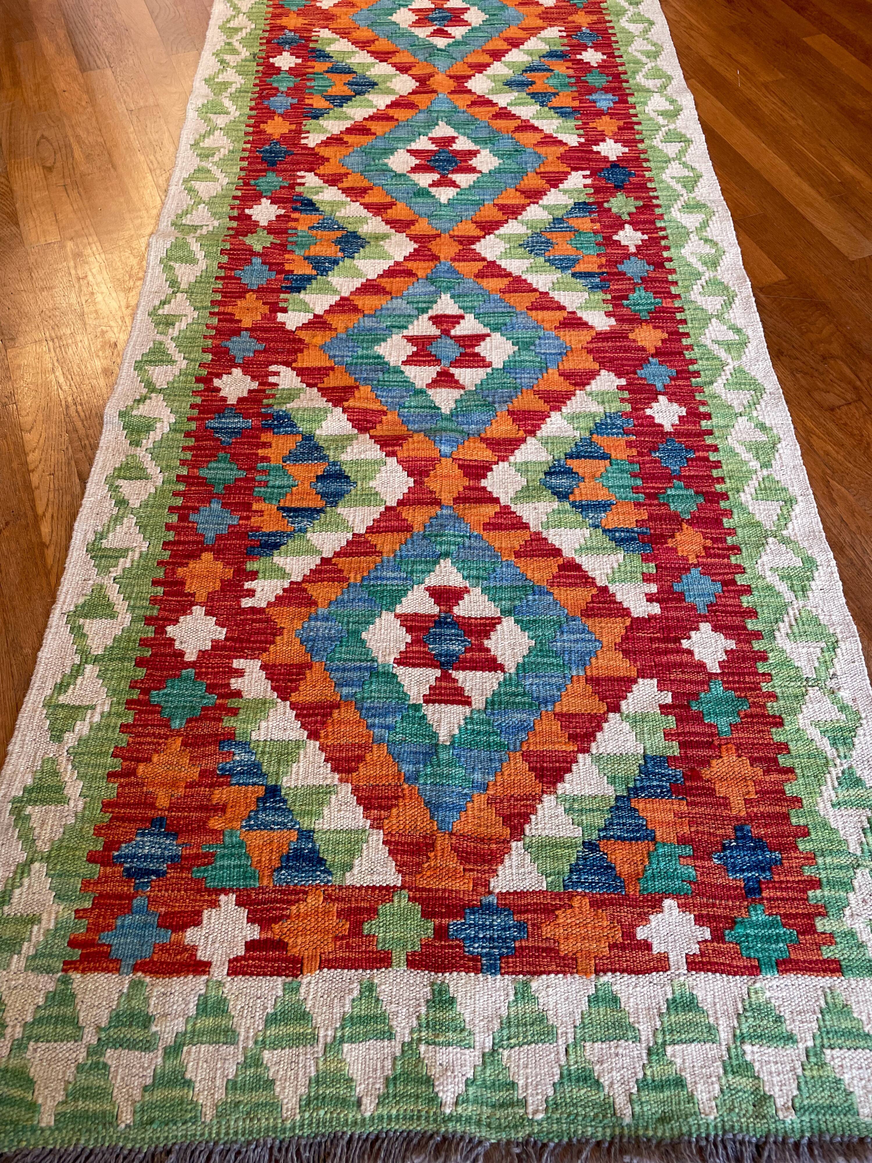Tapis kilim afghan de couloir coloré vert rouge orange fait main en laine