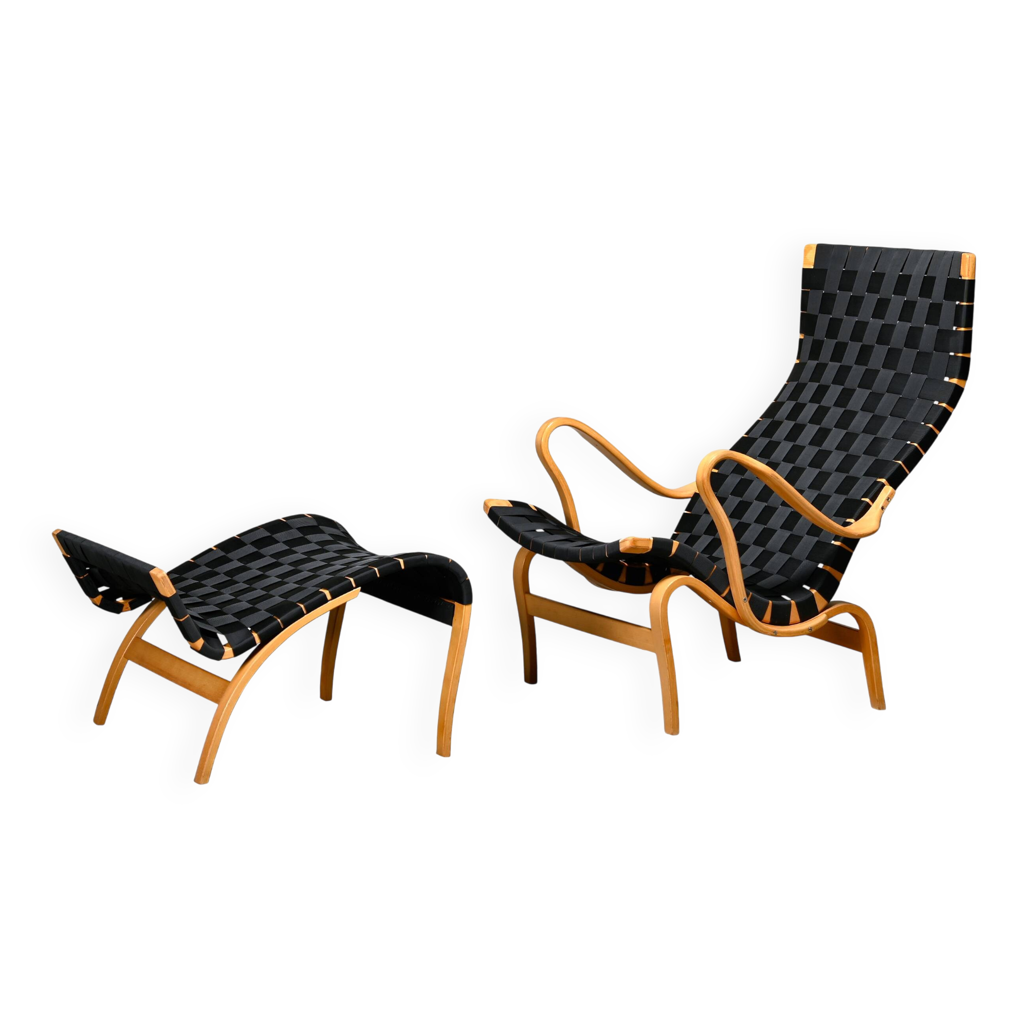 Fauteuil et pouf Bruno Mathsson Pernilla en bois de hêtre et sangles