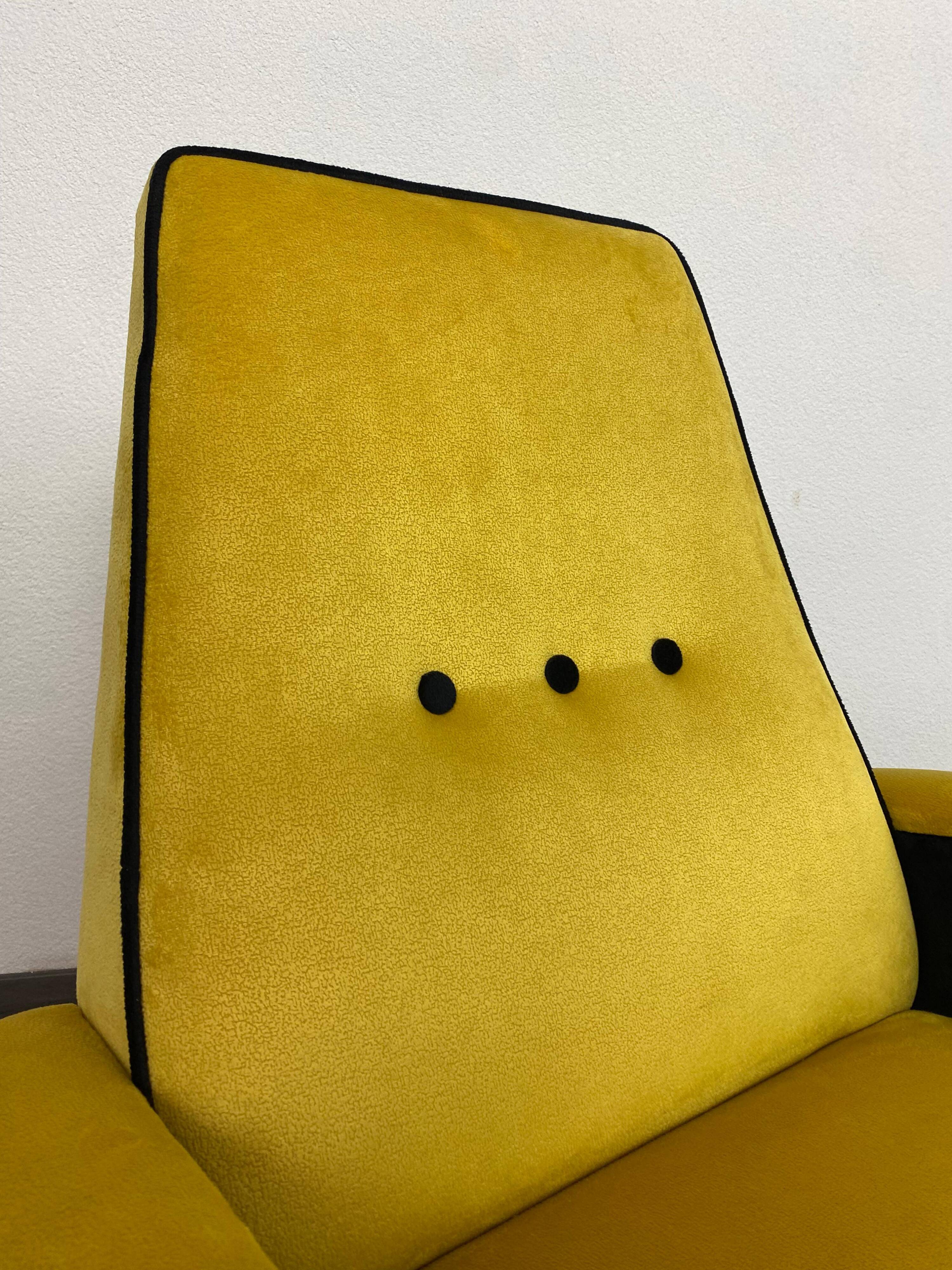 Mid-century design yellow armchairs