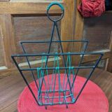 Metal magazine rack scoubidou