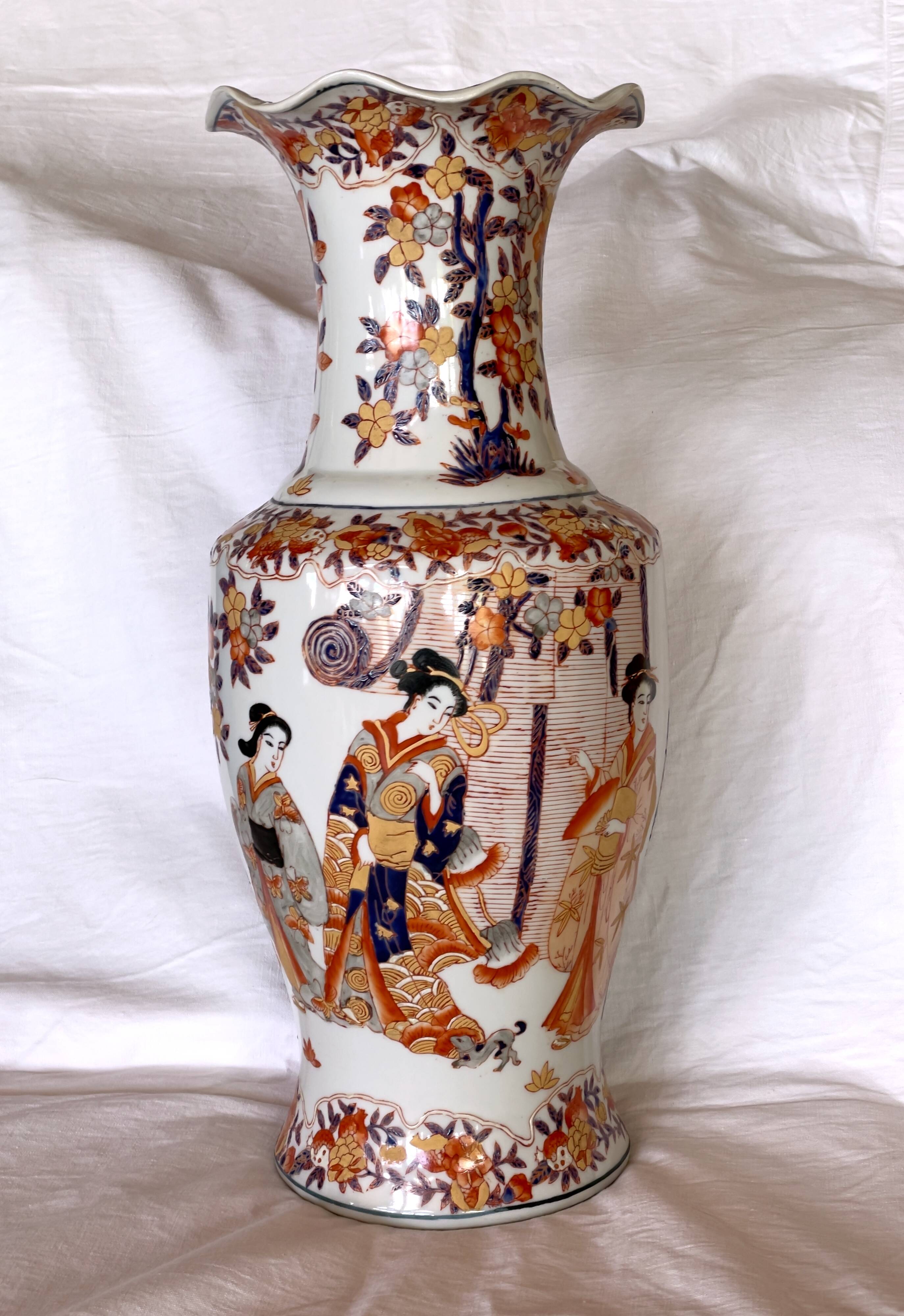 Large Chinese porcelain vase decorated with geishas and flowers, mid-19th century