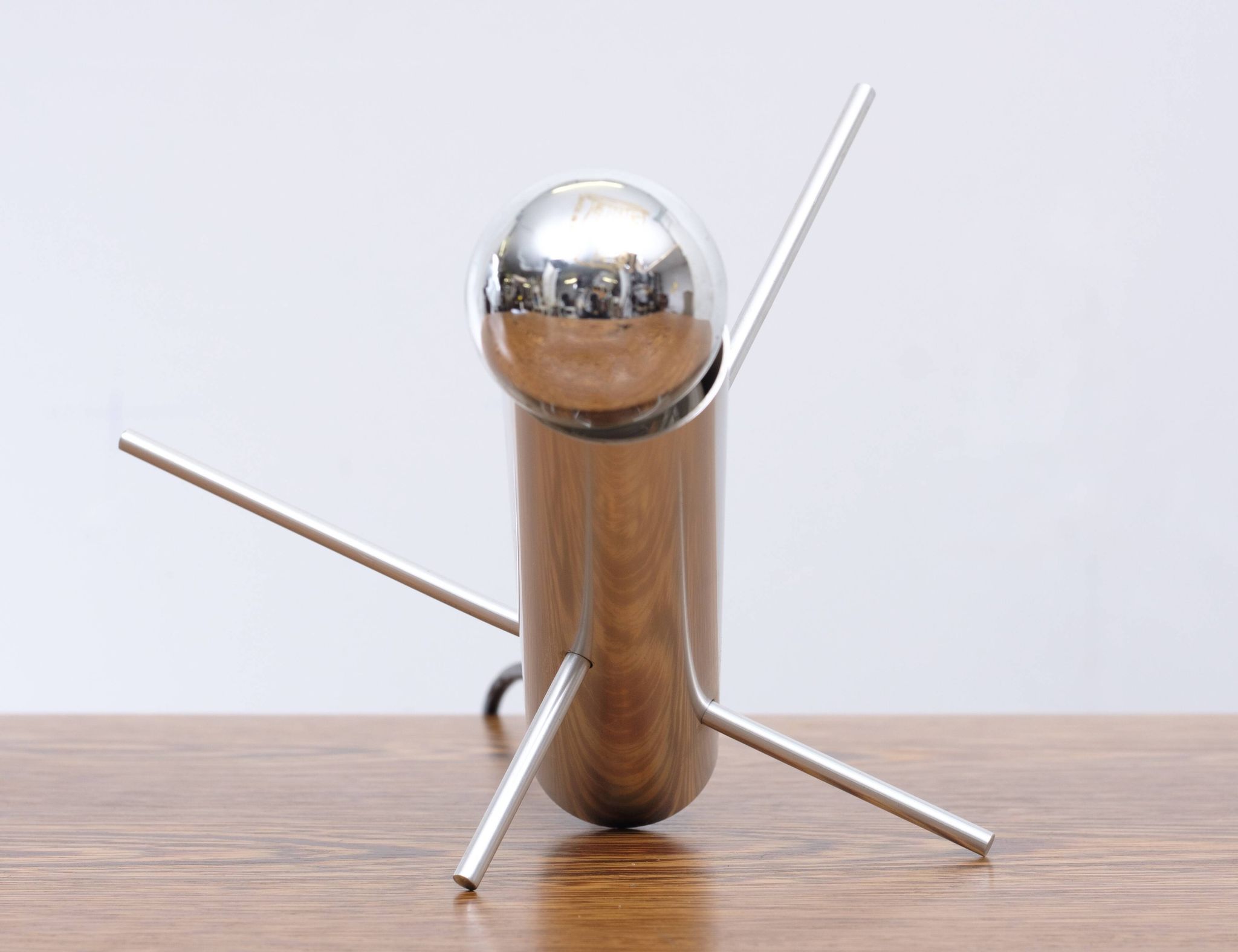 Raak Amsterdam cricket table lamp, design Otto Wasch