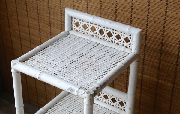 Table d'appoint chevet en rotin blanc années 50