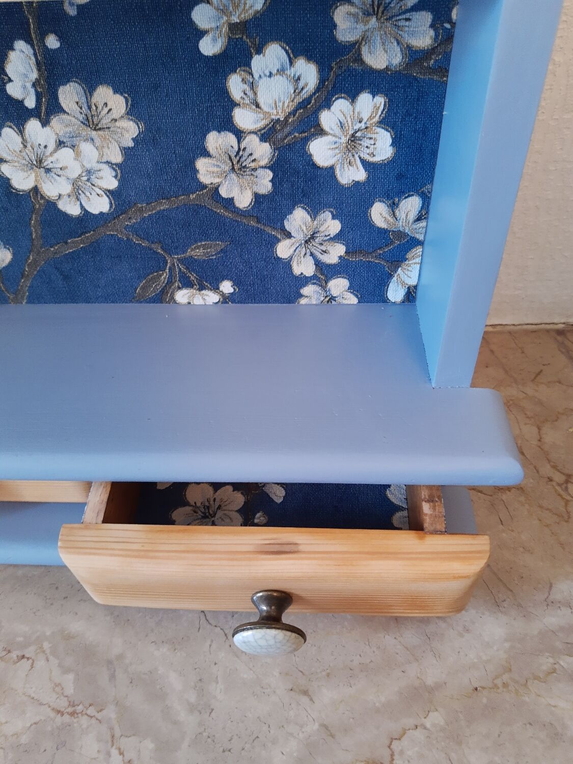 Shelf to put or hang revisited