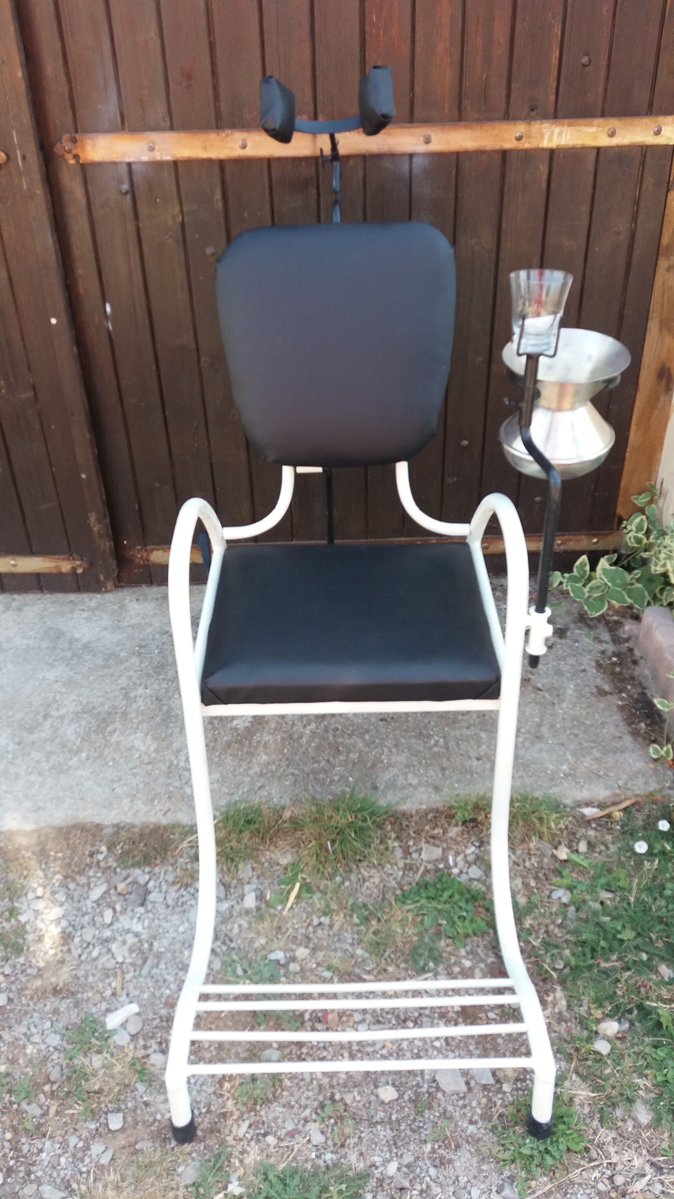 Country dentist's chair