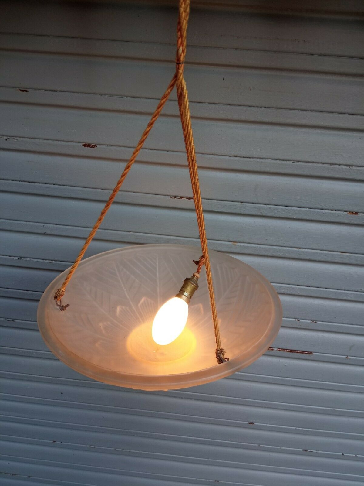 Art Deco ceiling lamp/chandelier in white pressed molded glass in working order