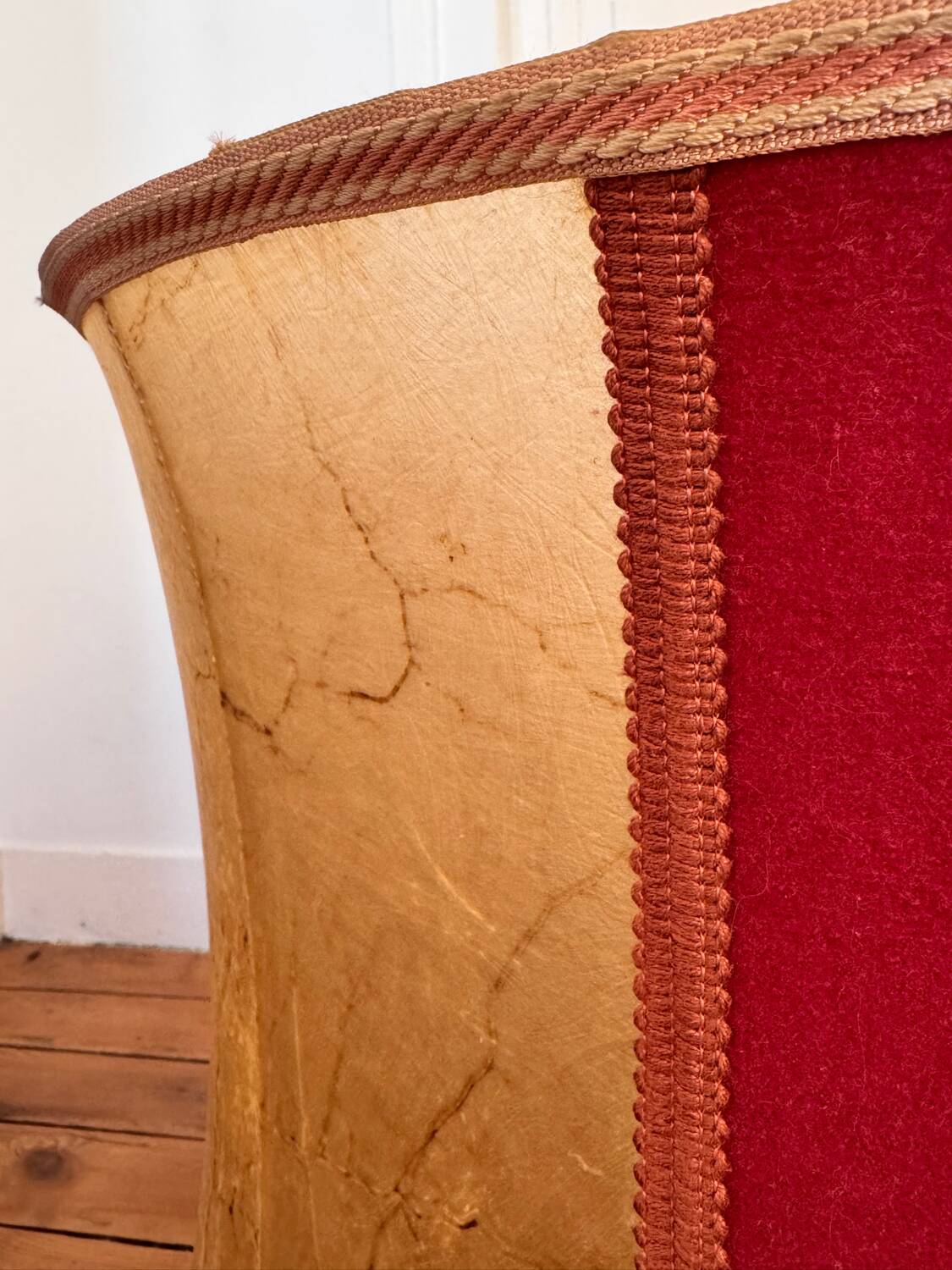 Grand abat-jour en peau et velours vintage