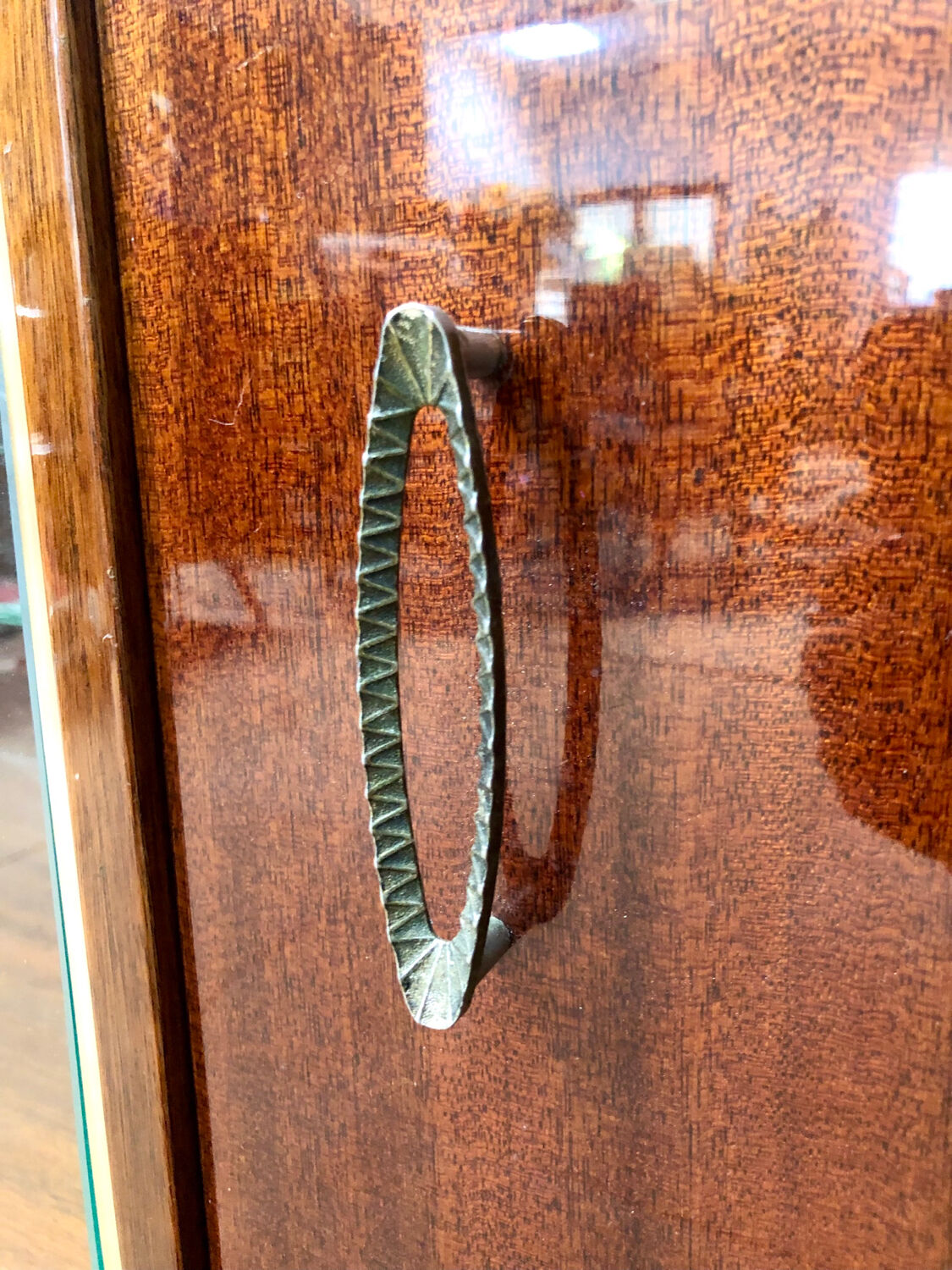 Vintage showcase row