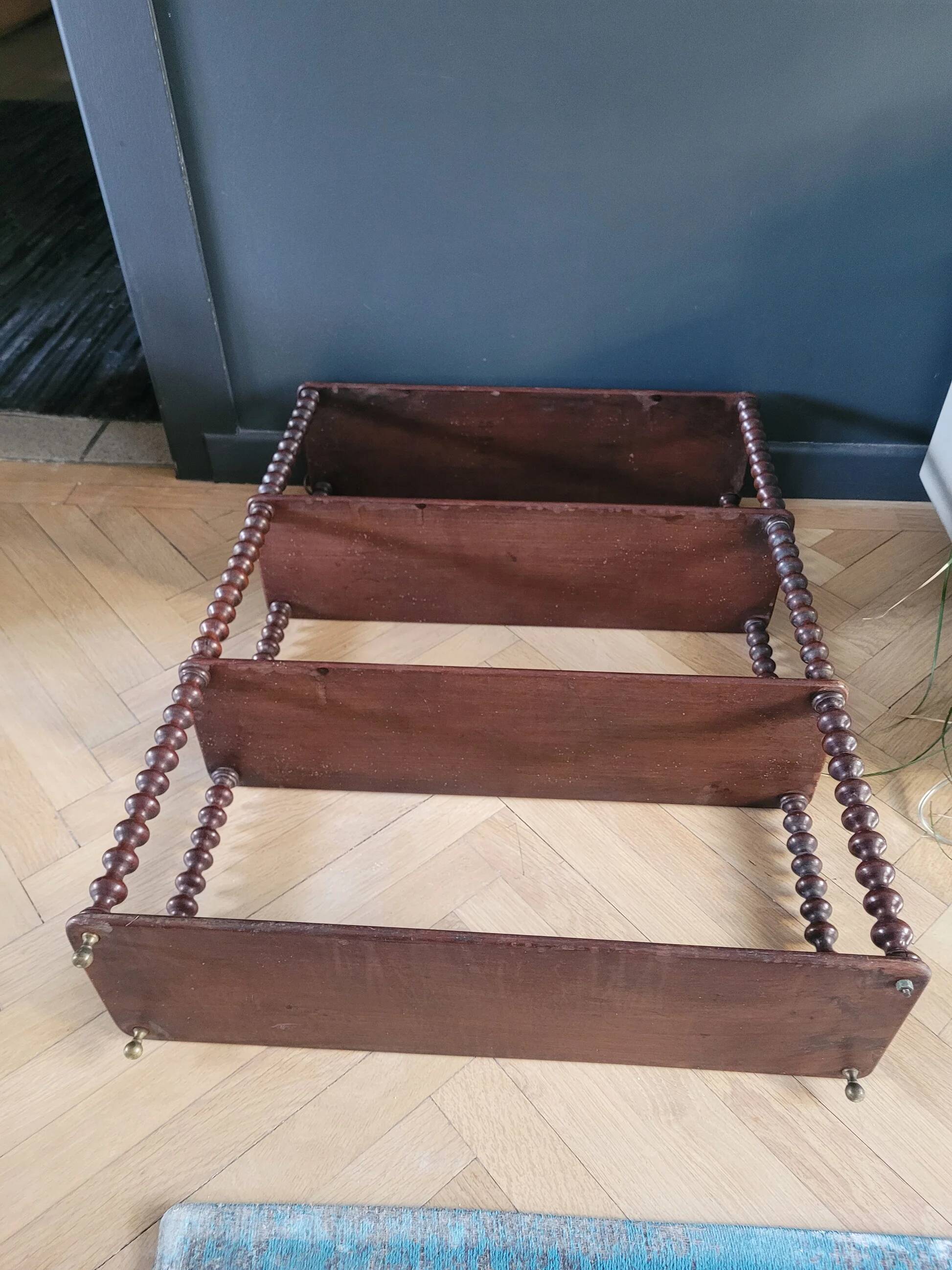 Mahogany "bobbin turned" beaded wood shelf