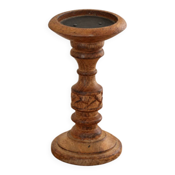 Turned and carved wooden candlestick with foliage decoration – H 20 cm