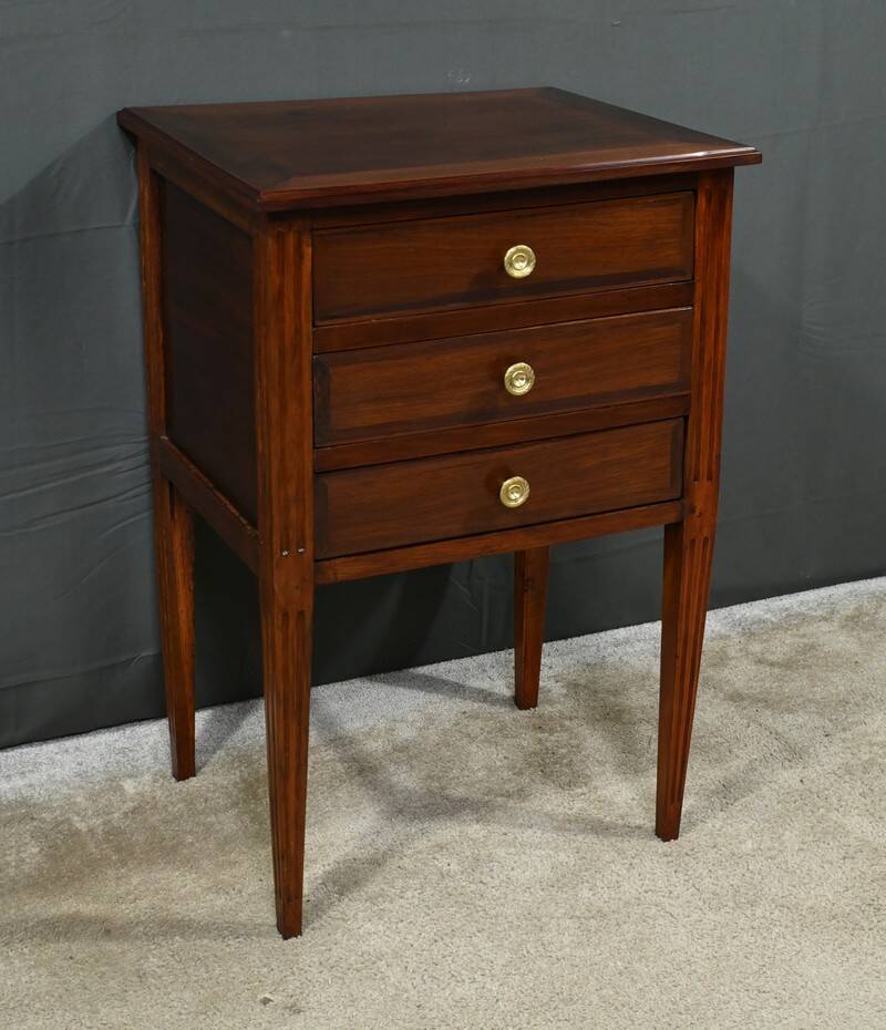 Mahogany chest of drawers, Louis XVI period – Late 18th century