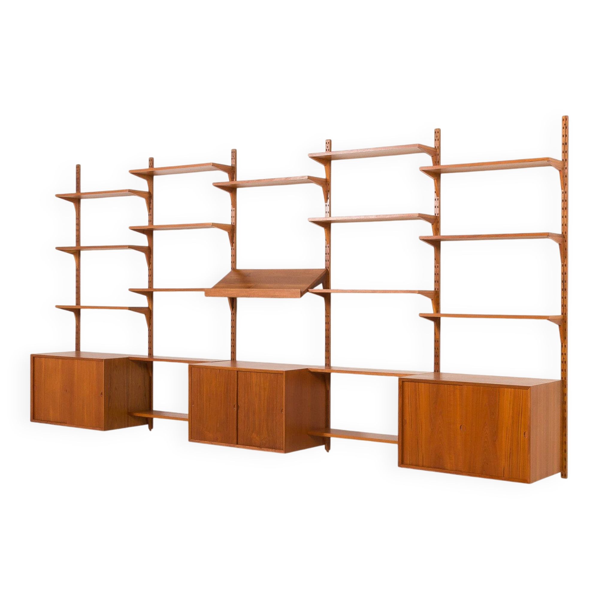 Poul Cadovius extra-large teak wall unit for Cado, 1960s.