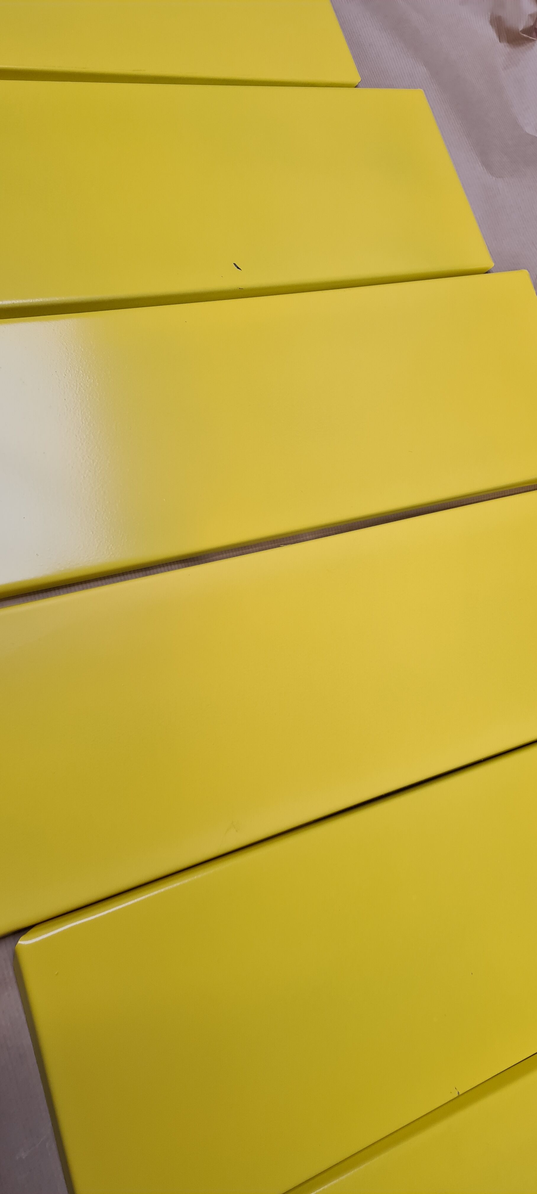 Etagere string metal yellow rising strier gold 59x47x15,5