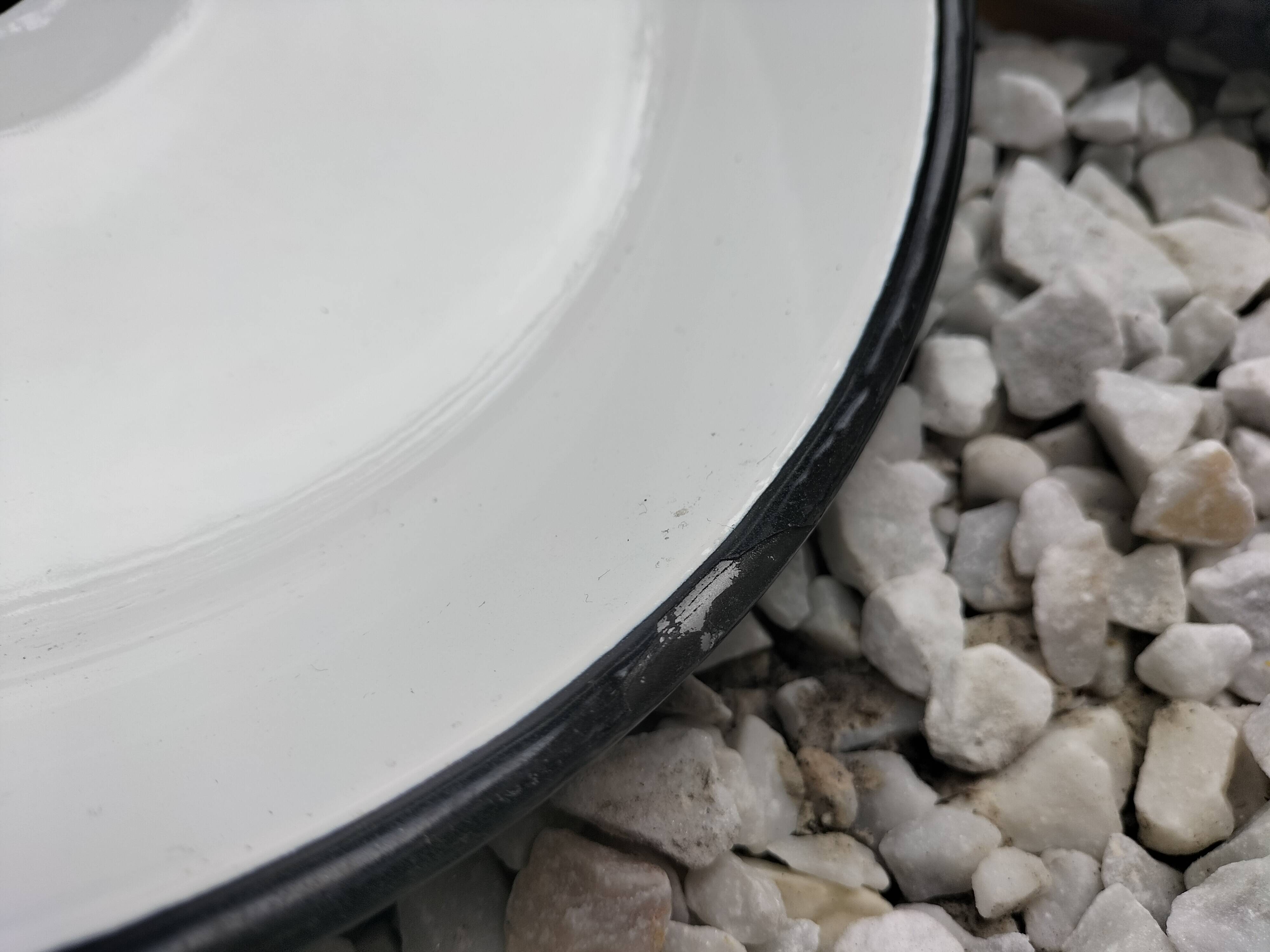 Enameled sheet metal lamps