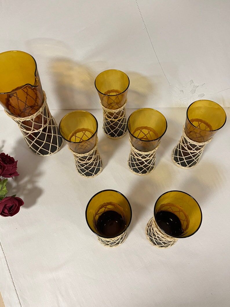 Service à orangeade verre ambré et rotin année 60