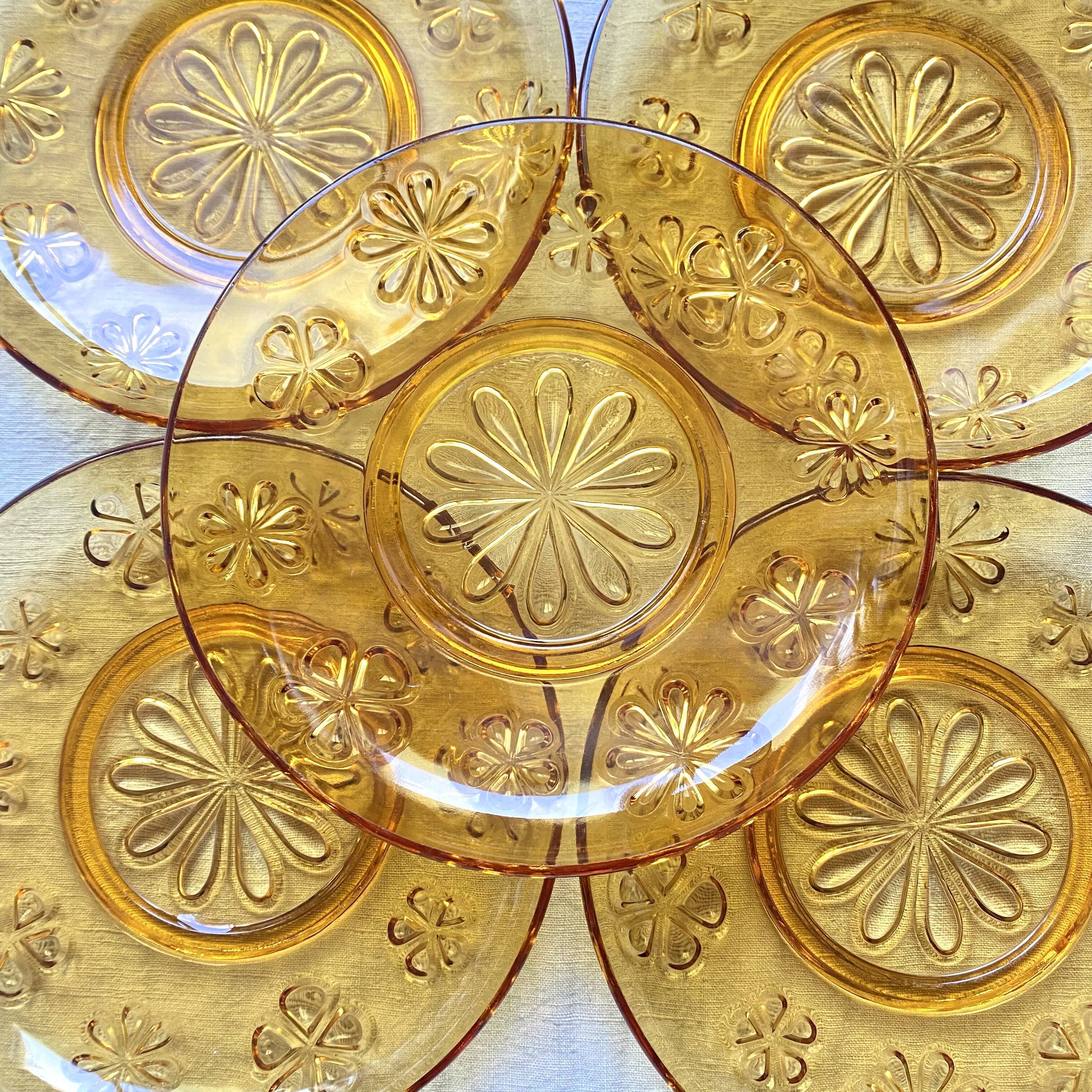 6 vintage dessert plates Vereco