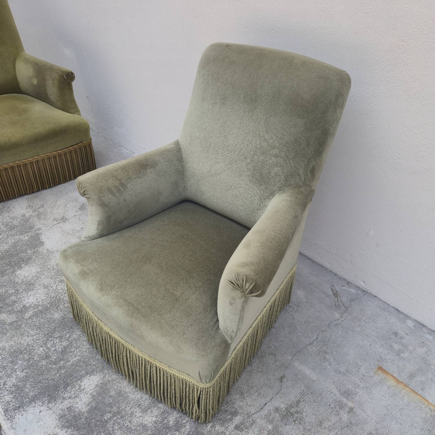 Napoleon III period velvet toad armchair, 19th century