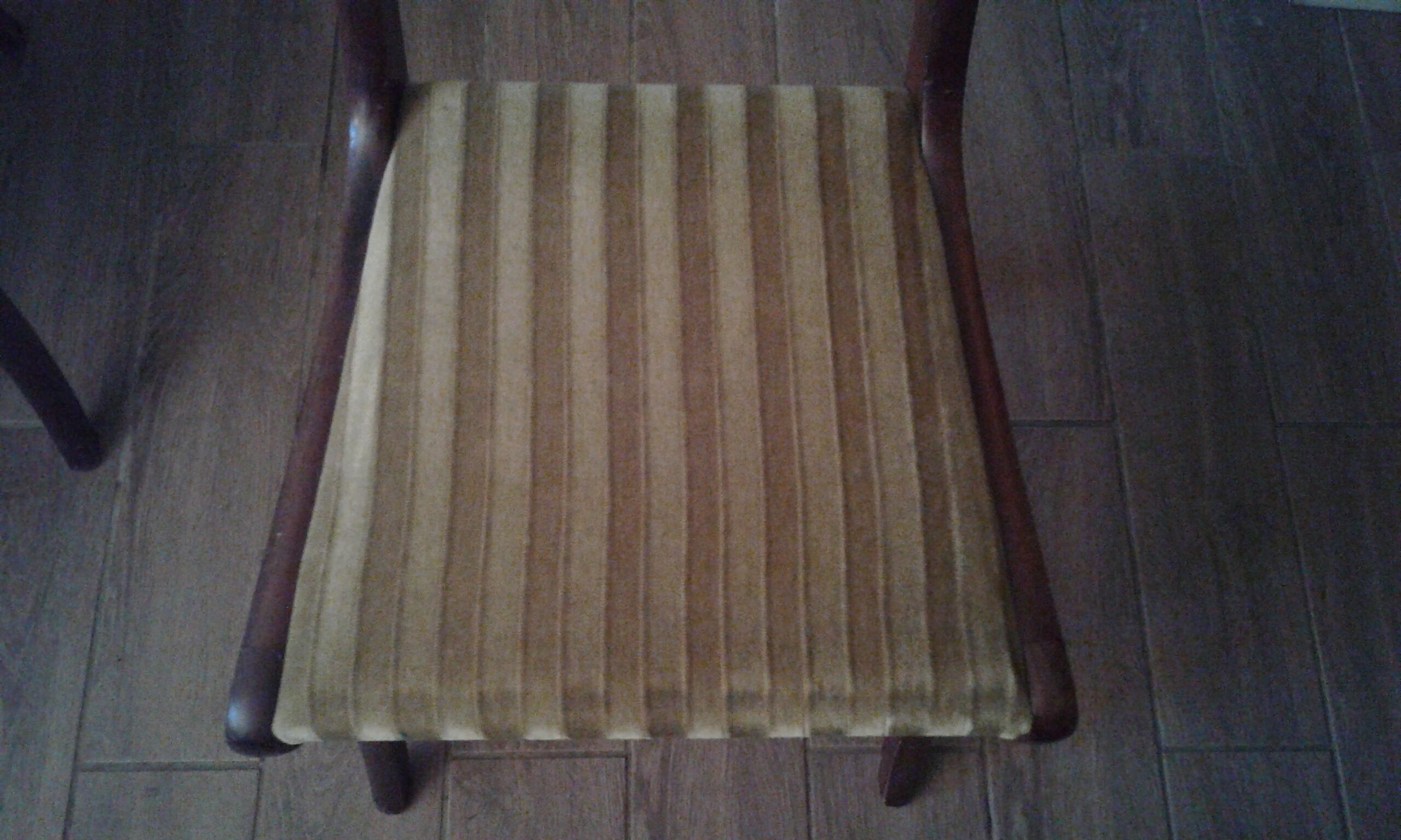 Dining room's table and 4 chairs, english style