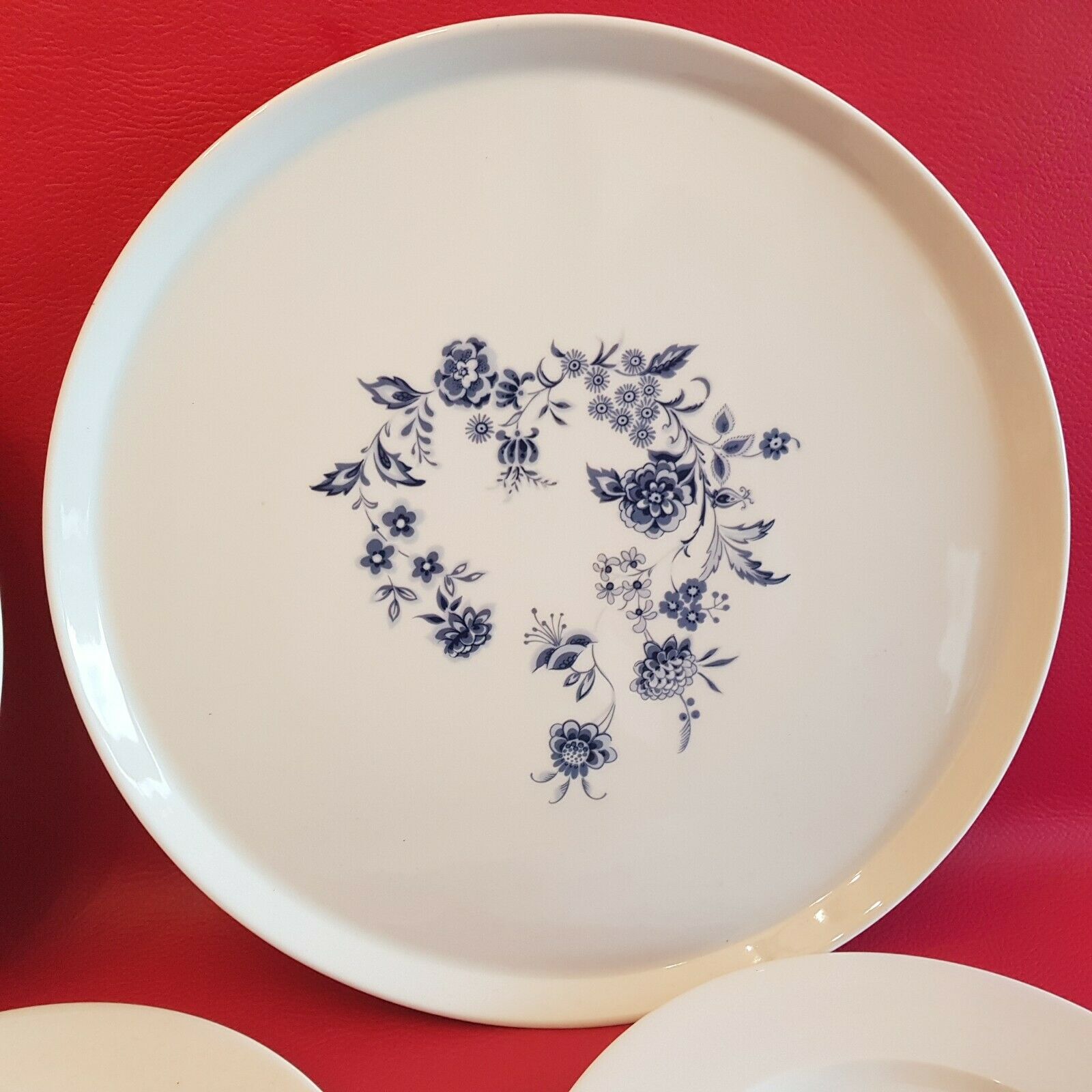 Frelon porcelain dessert set 8 plates + 2 trays