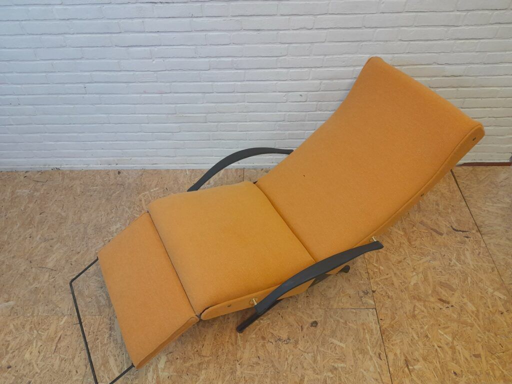 Tecno P 40 lounge chair