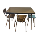 Table formica with 2 chairs and stool