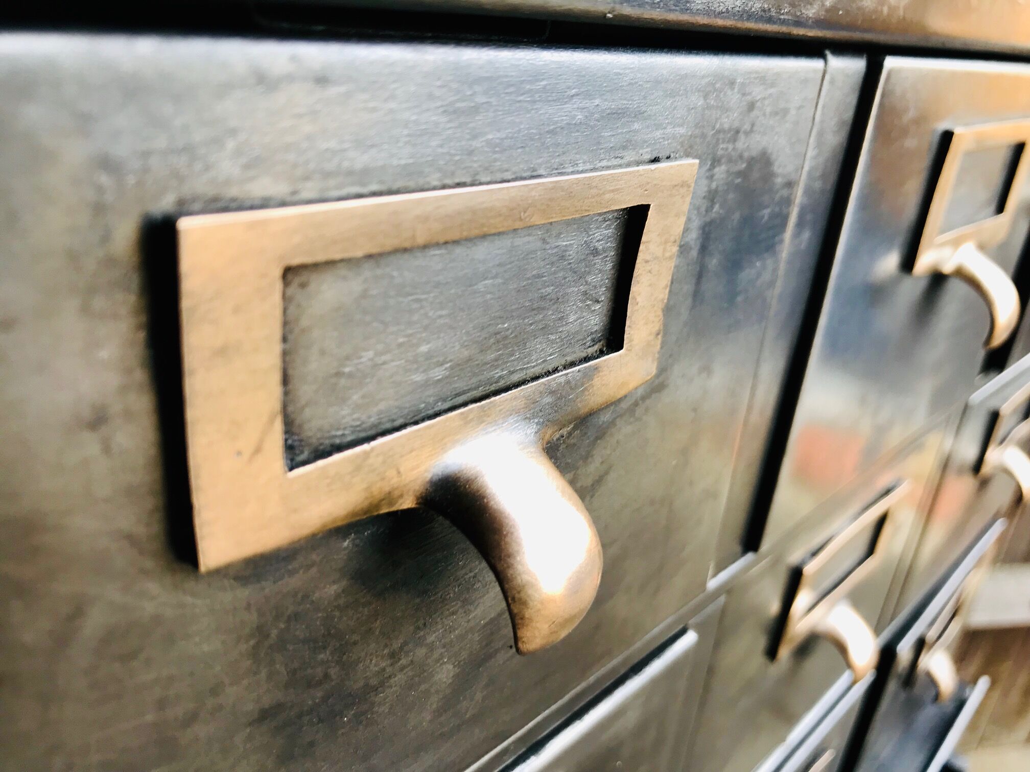 Metal workshop cabinet