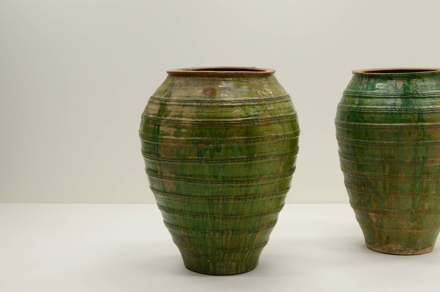 Set of 2 large early 16th century Tuscany vases, Italy.