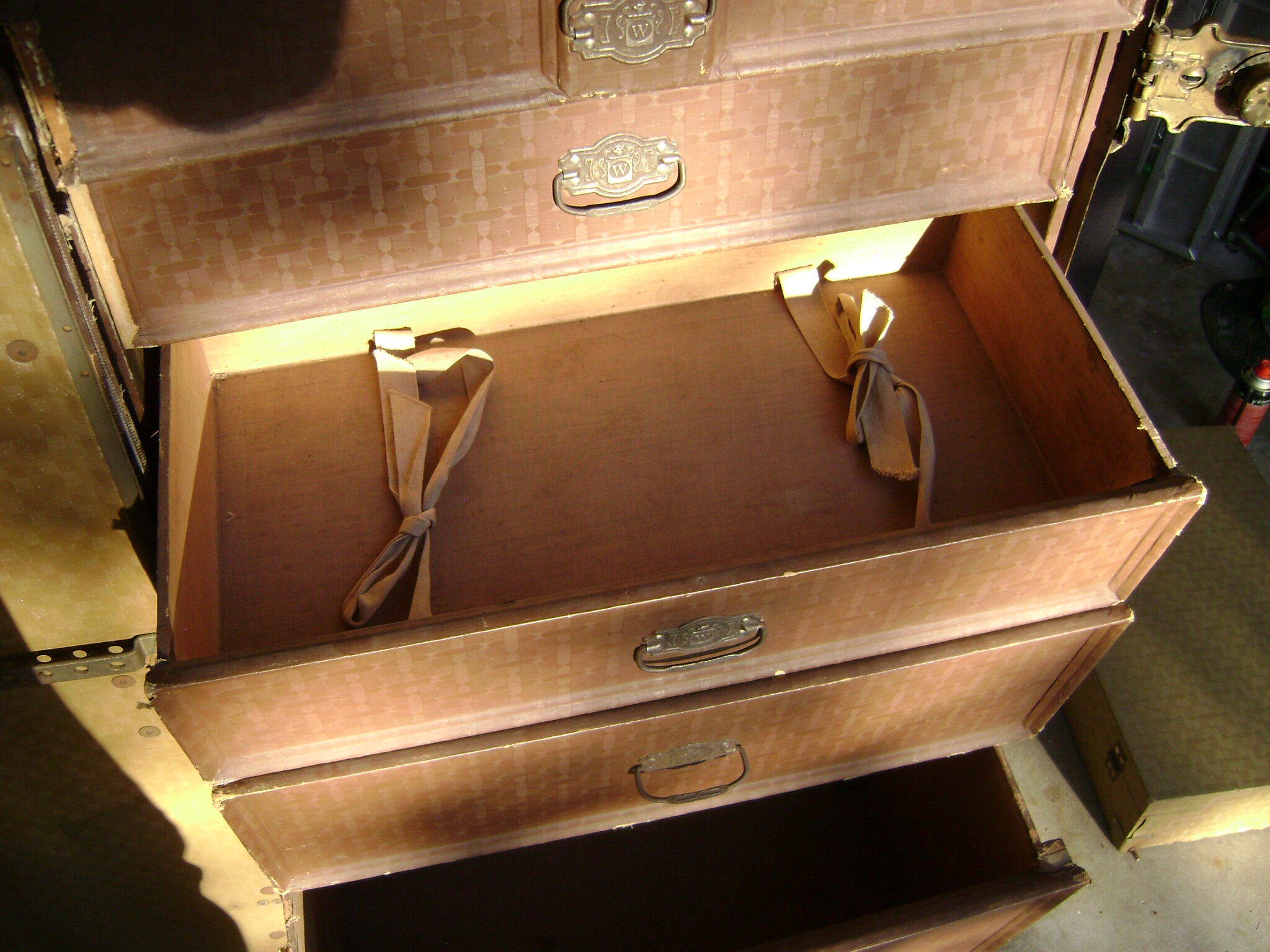 1920 american brand wheary travel trunk