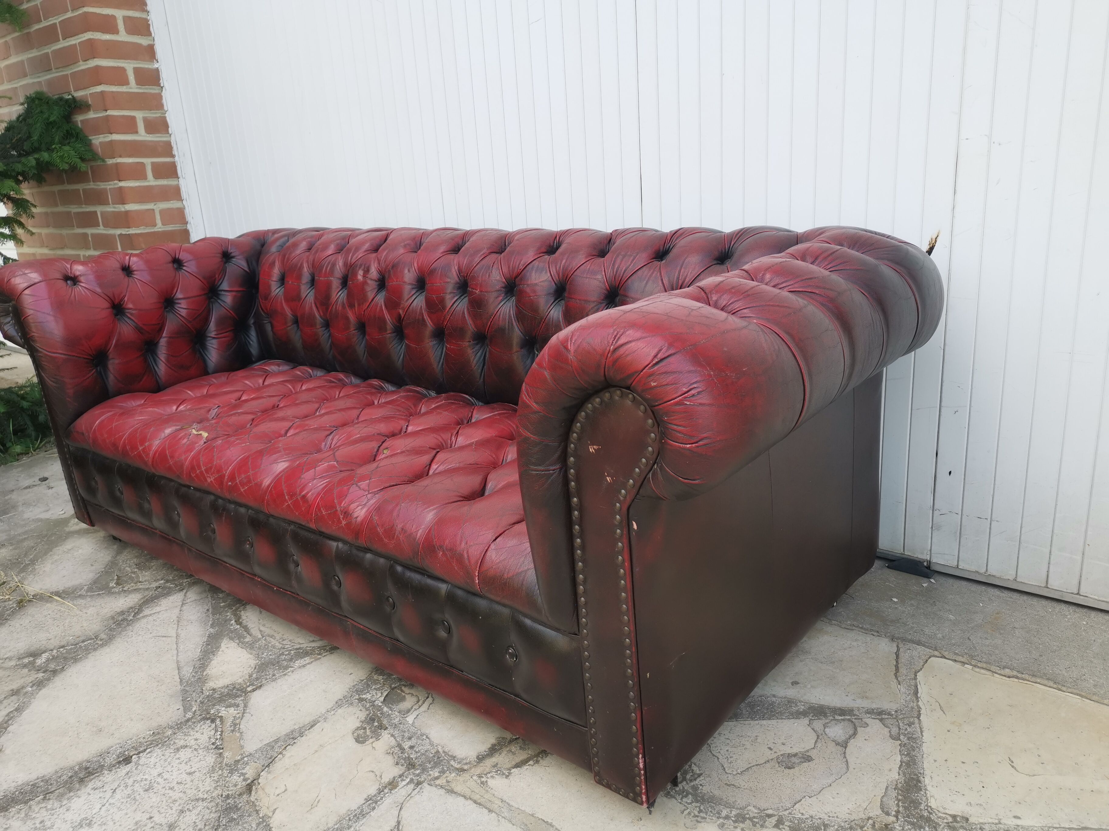 Leather chesterfield