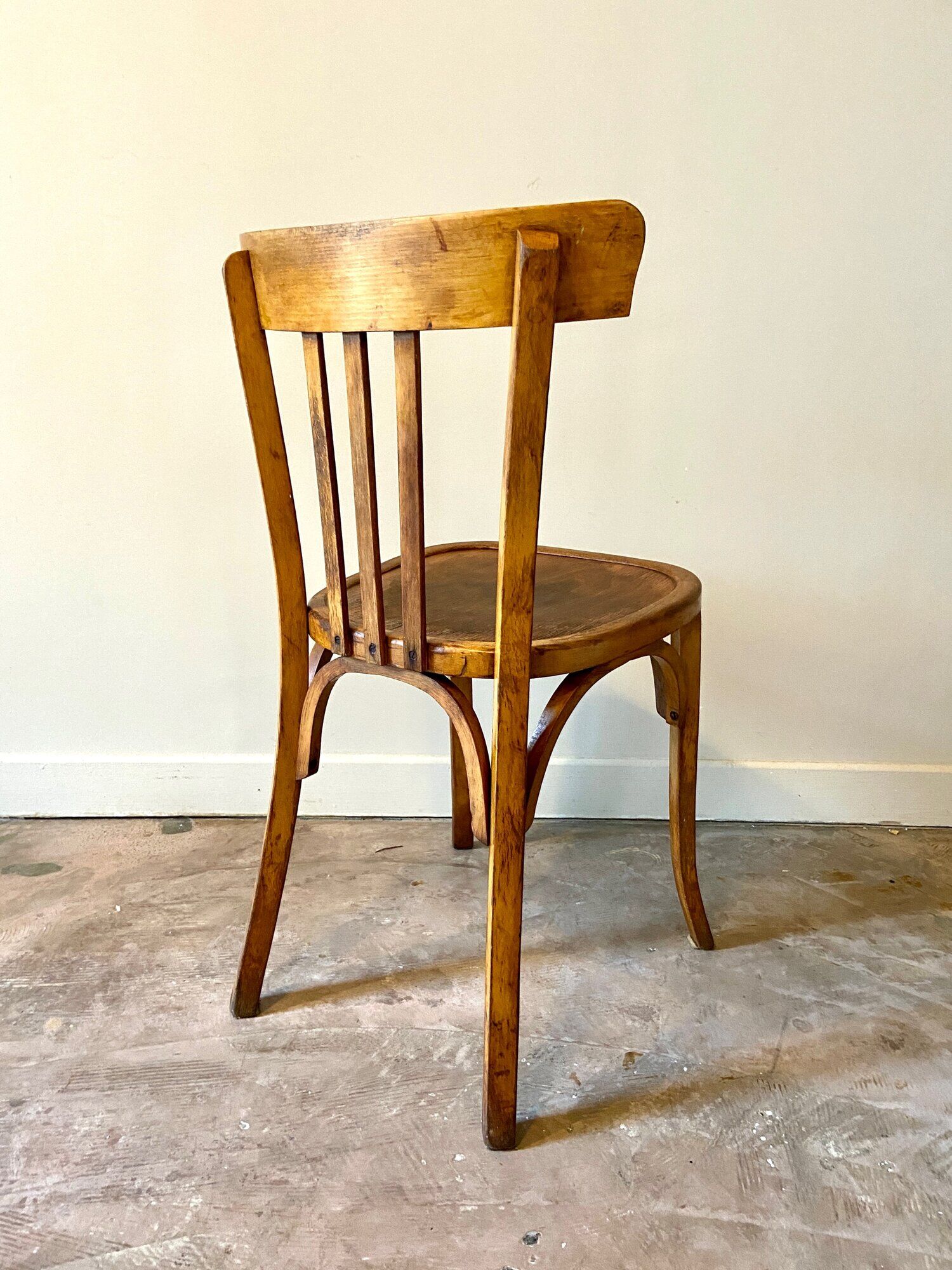 Bistro chair in arched and light beech