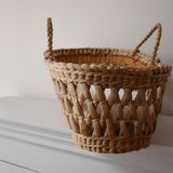 Doll bassinet with its bedding