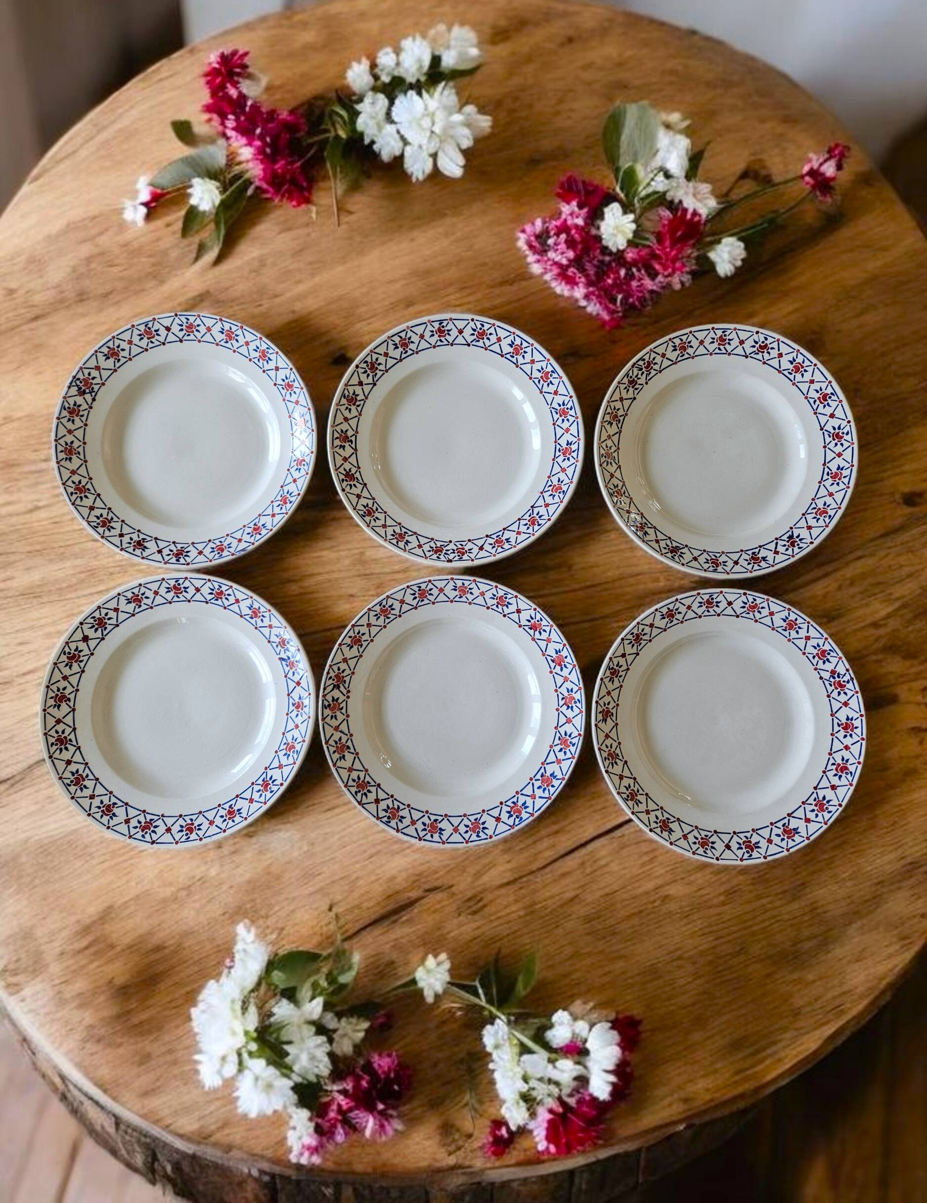 6 antique flat plates in Saint-Amand earthenware (Nord)