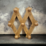 Accordion hook