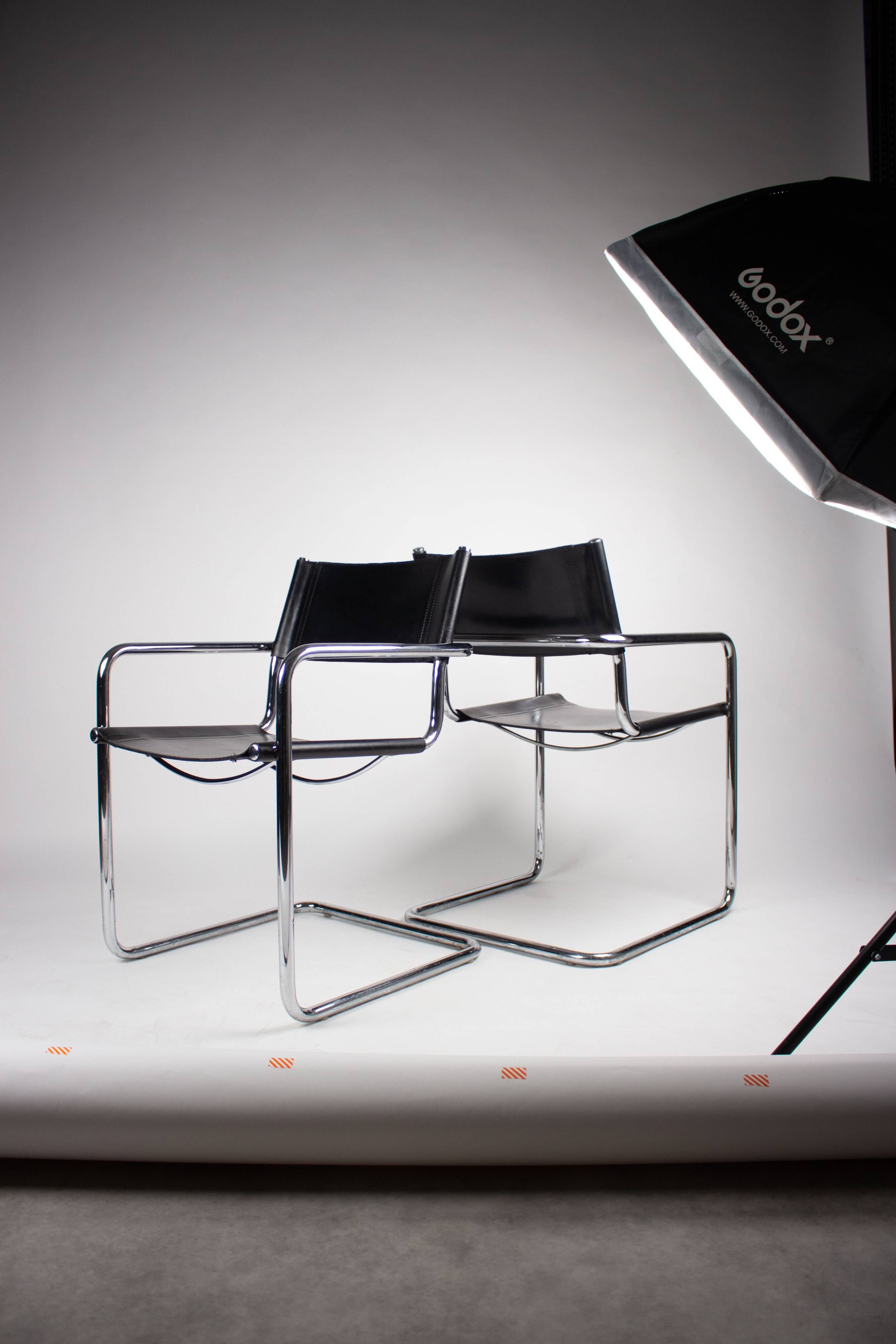Pair of Matteo Grassi MG5 chairs in black leather and chrome